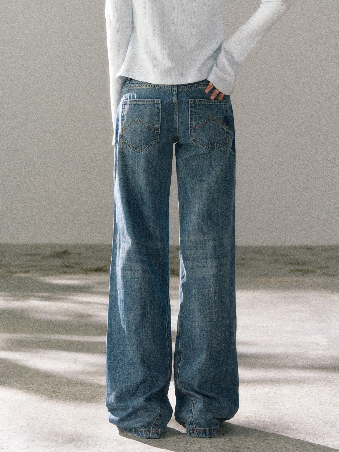 Lafreedom LAF360110 Retro low waisted slightly flared jeans