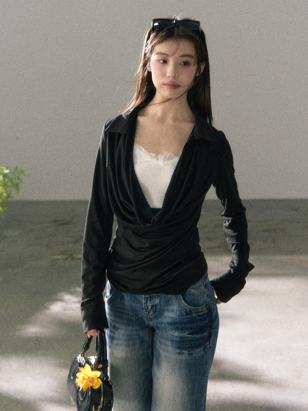 Lafreedom LAF360103 Clear and cool style collar and waist cinched knitted top