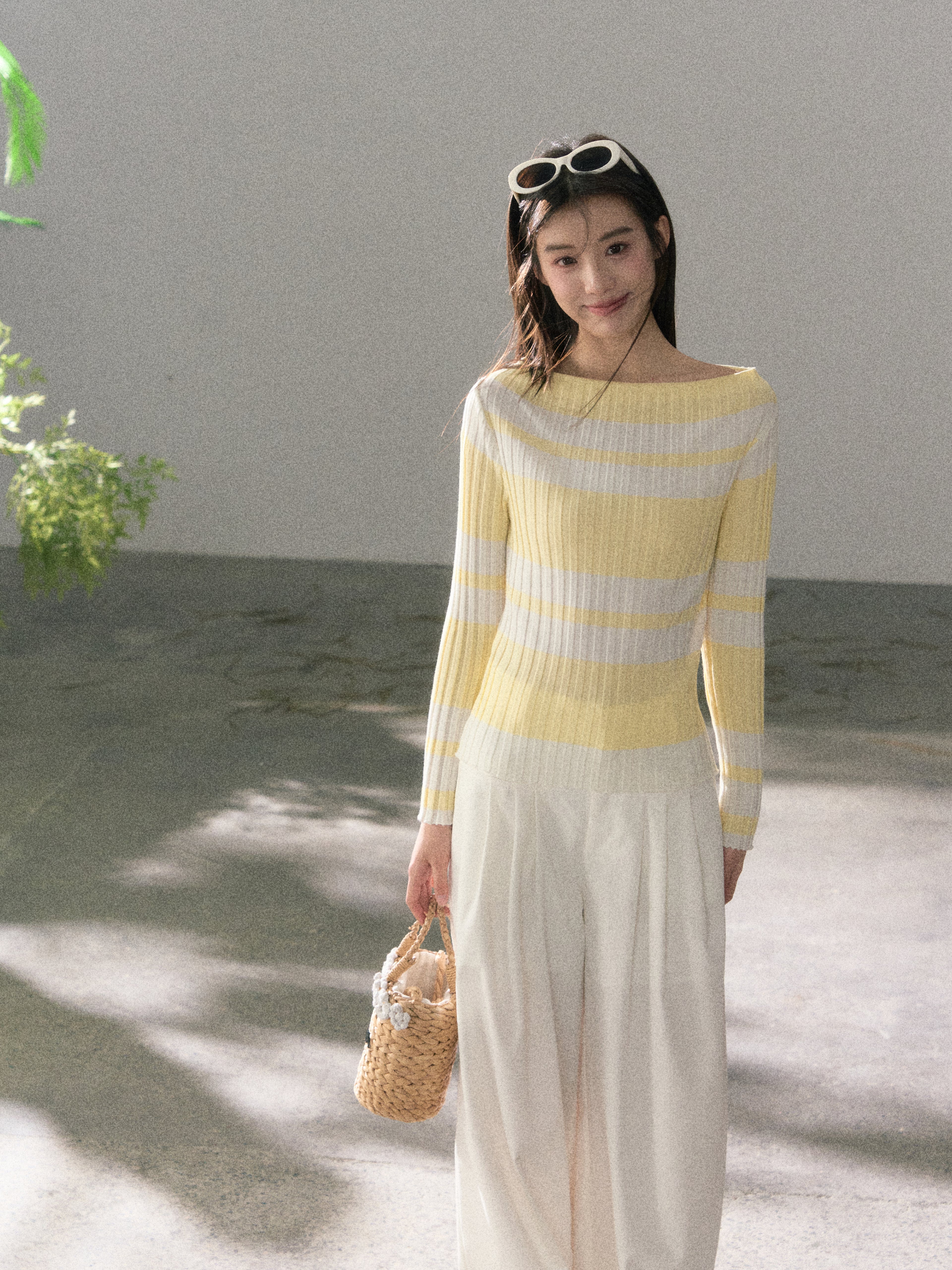 Lafreedom LAF360101 Clear and slim fit bright color striped knitted top