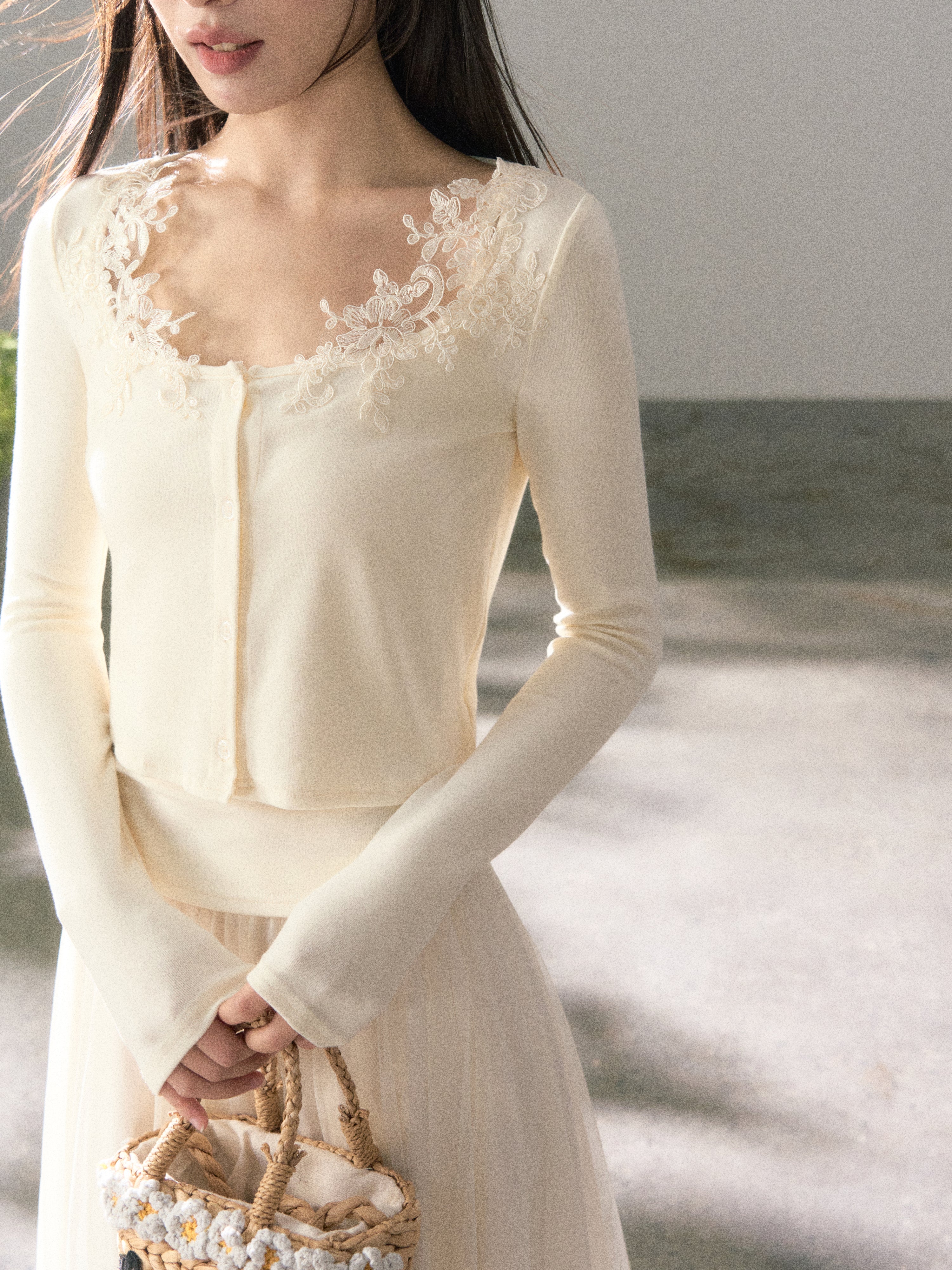 Lafreedom LAF360118&LAF3601193 Lace slim strap camisole vest + knitted cardigan