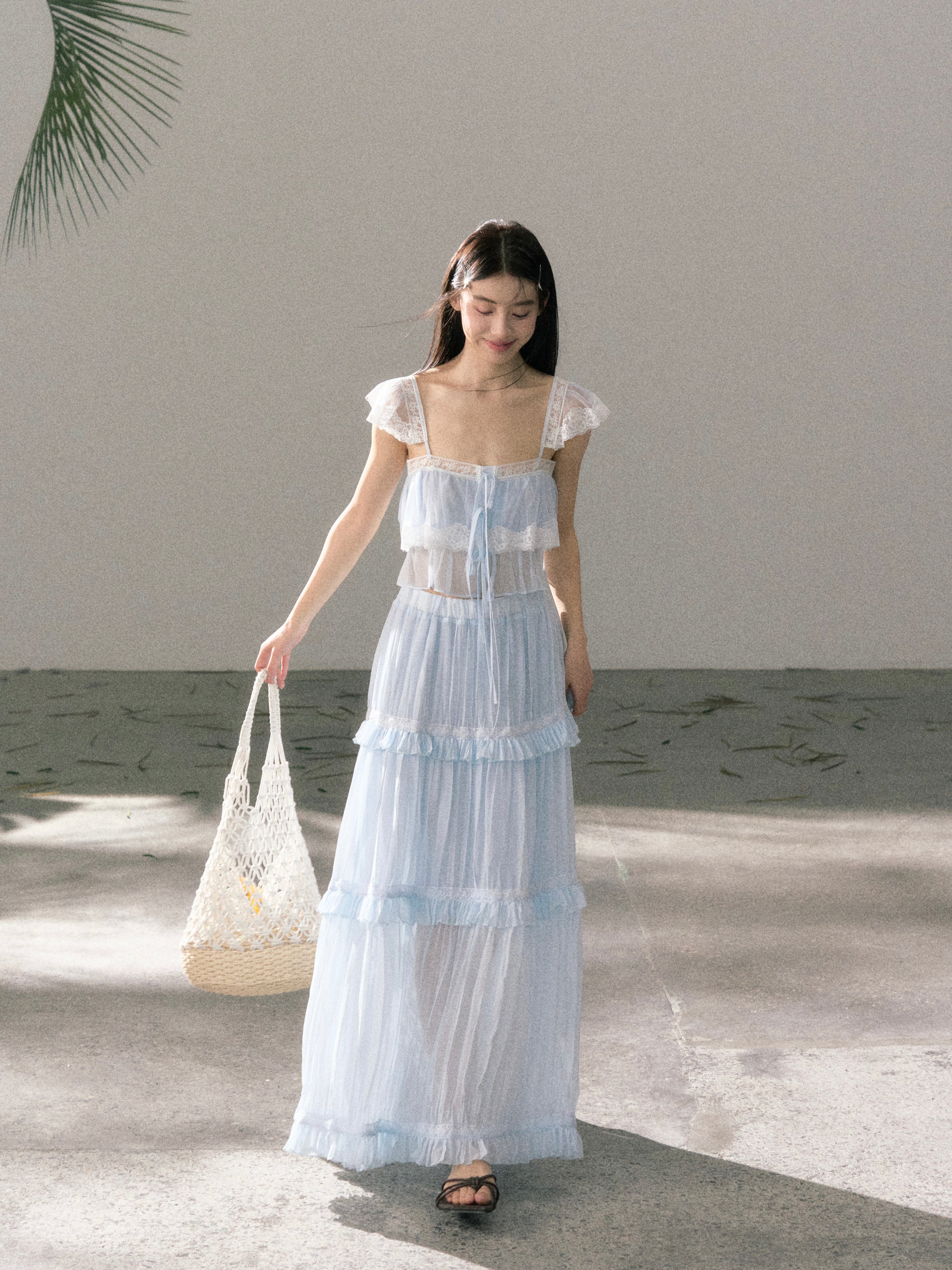 Lafreedom LAF360401&LAF360402 Light gauze multi-layer ruffled lace camisole top + ruffled lace skirt