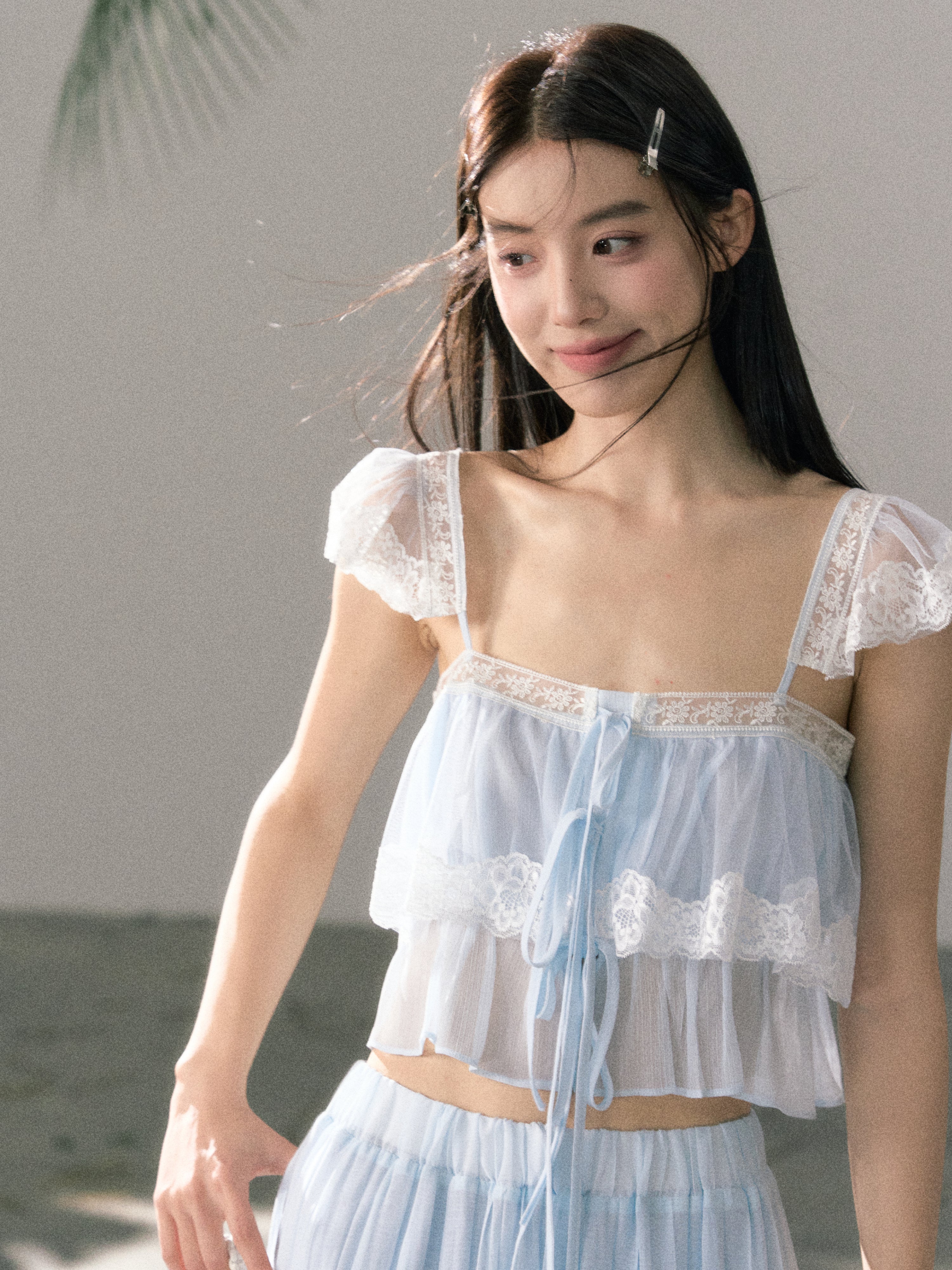 Lafreedom LAF360401&LAF360402 Light gauze multi-layer ruffled lace camisole top + ruffled lace skirt