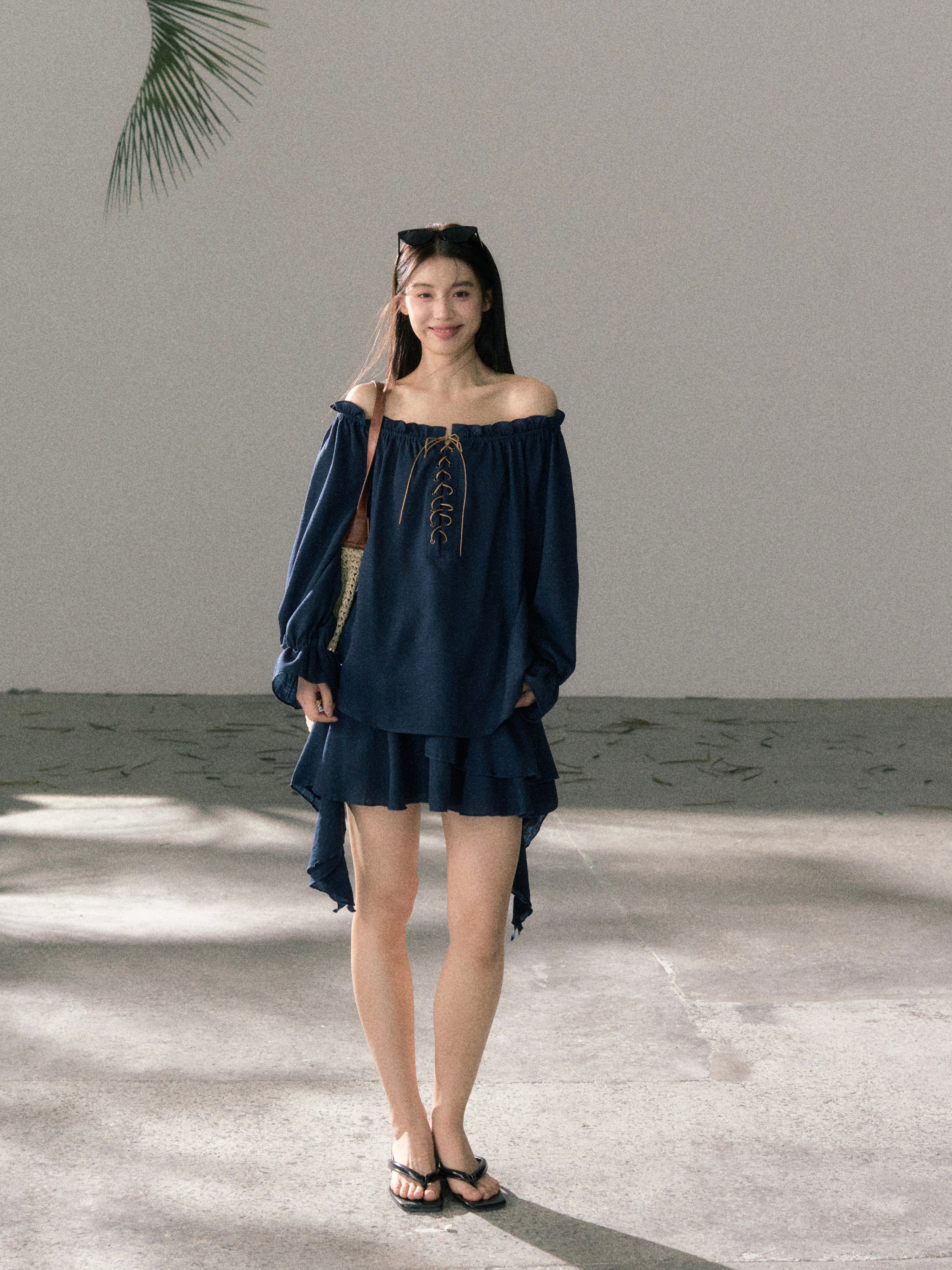 Lafreedom LAF360415 Off shoulder lotus leaf edge shirt two-piece set