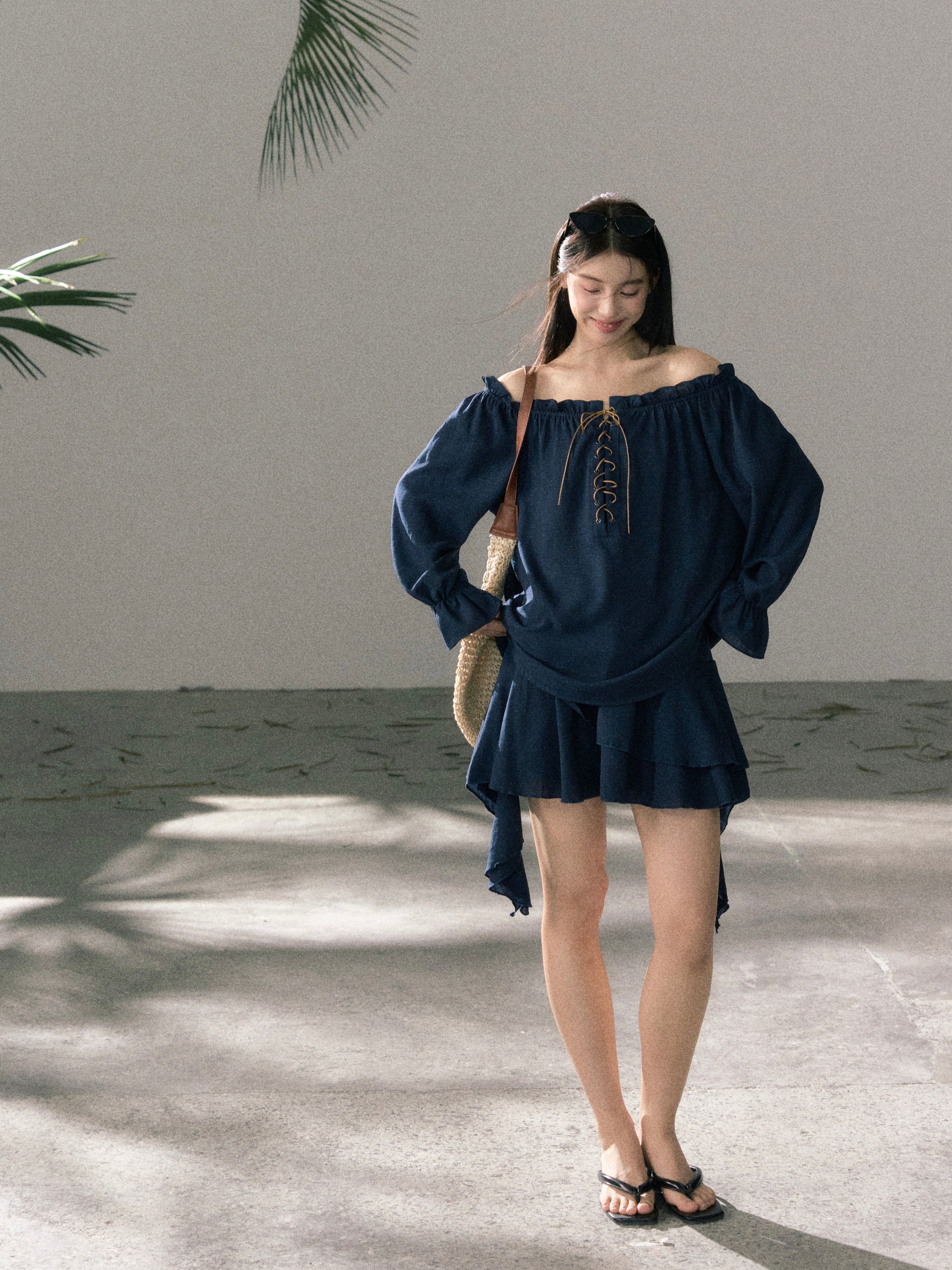 Lafreedom LAF360415 Off shoulder lotus leaf edge shirt two-piece set