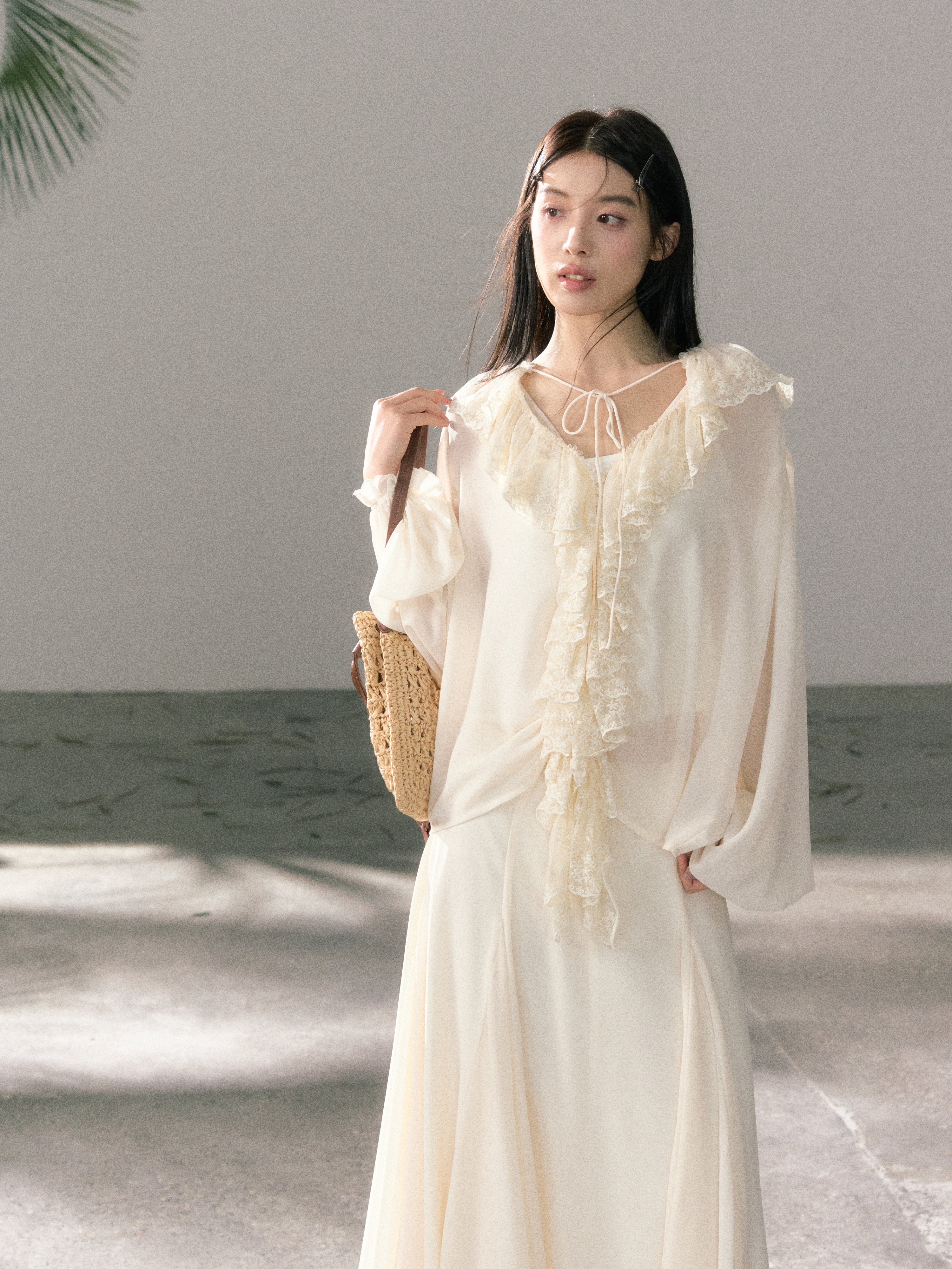 Lafreedom LAF360416&LAF360417 Gentle lace and ruffle collar clear shirt + skirt