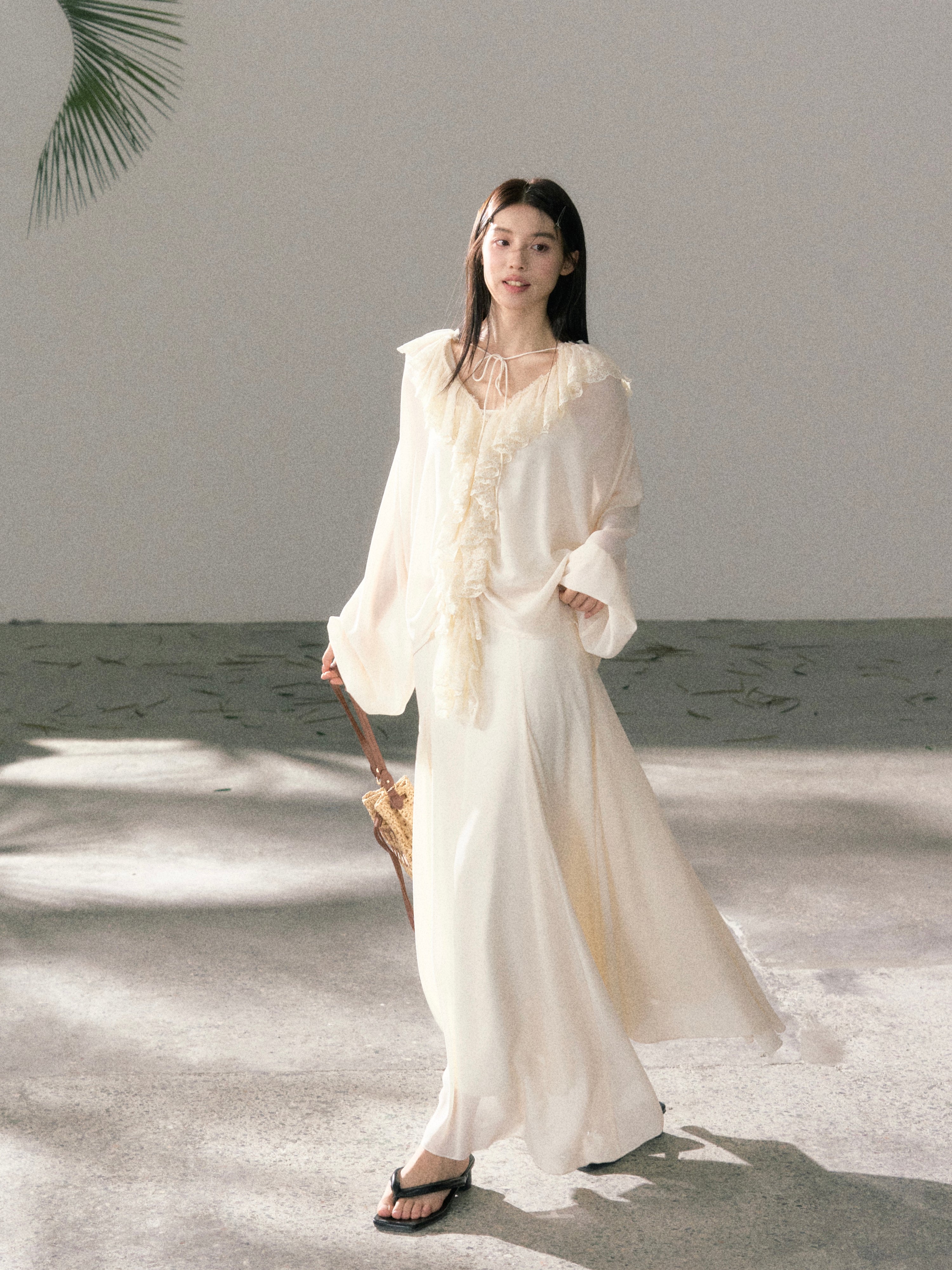 Lafreedom LAF360416&LAF360417 Gentle lace and ruffle collar clear shirt + skirt