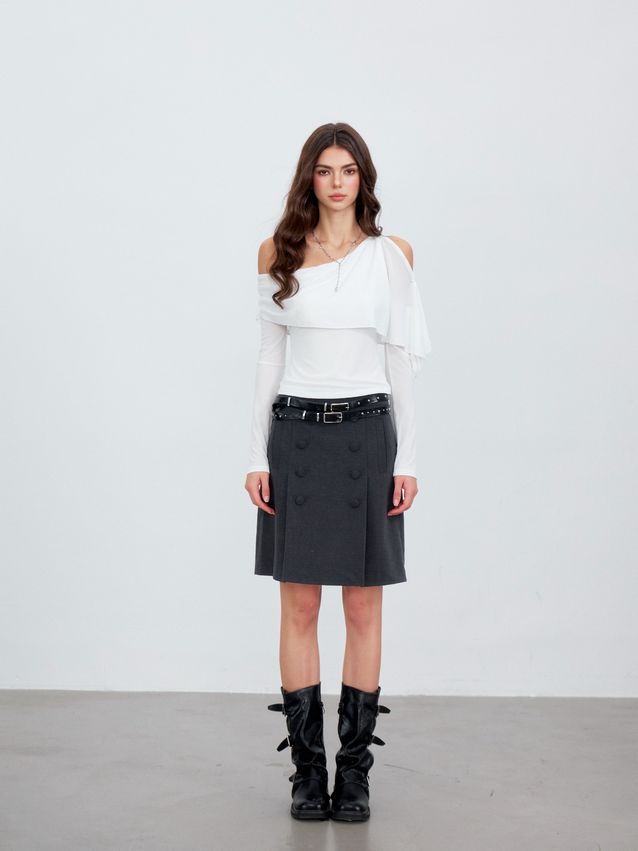 VIA PITTI VIACT6232 Asymmetric Button Capelet Top