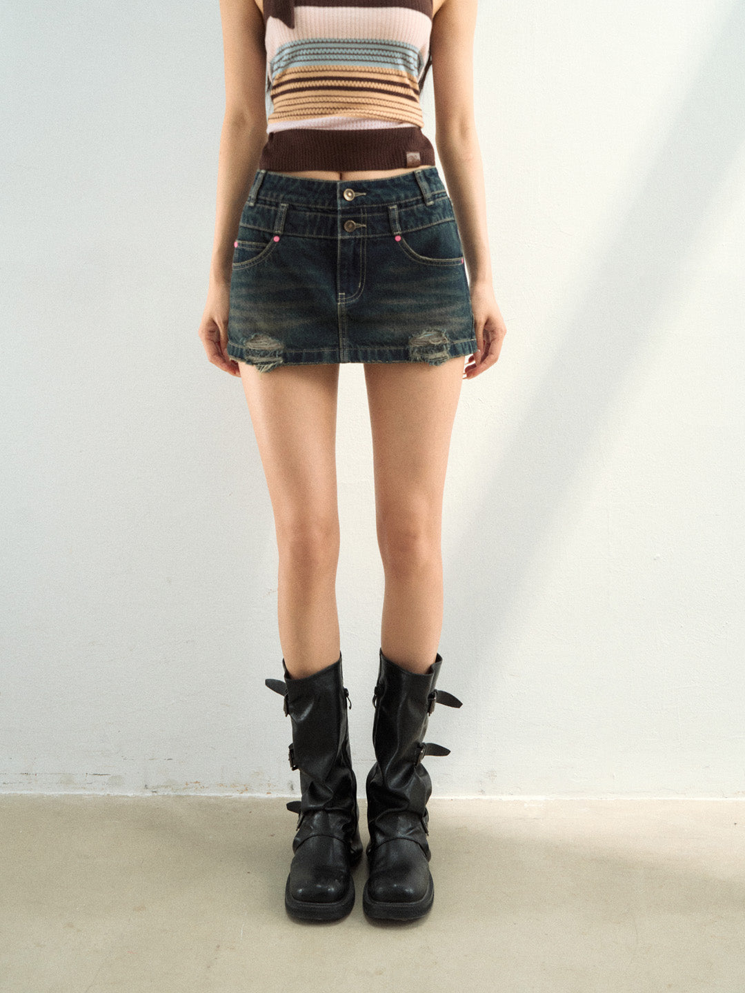 VIA PITTI VIAAP922 Colorful rivet decorated denim skirt