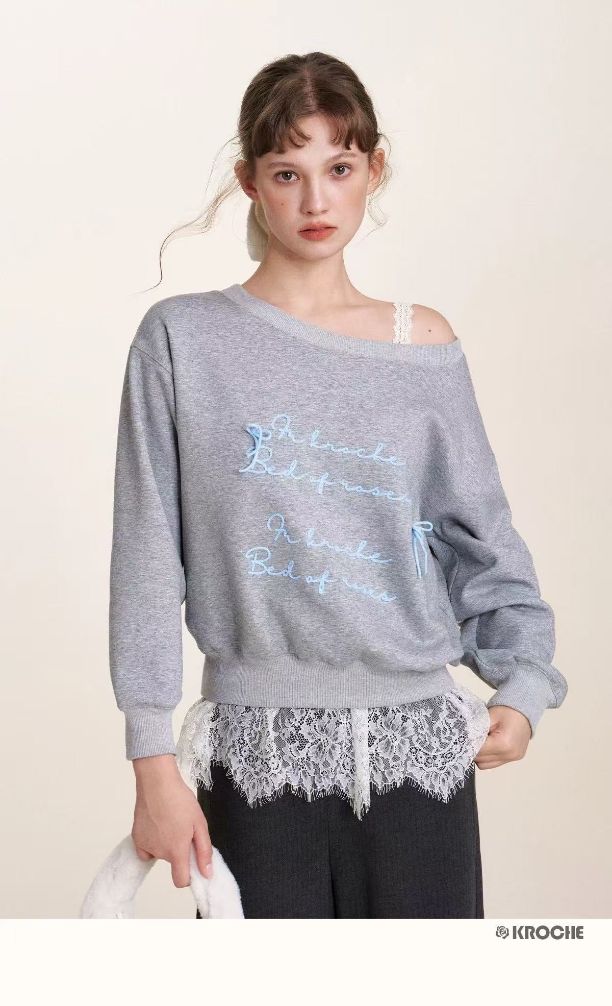 Kroche Slanted shoulder design hoodie