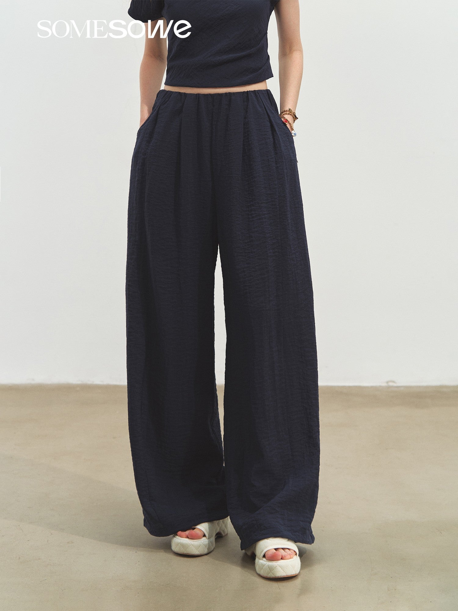 SOMESOWE S2508171&S2508172 One-shoulder polka dot tie top + pants set