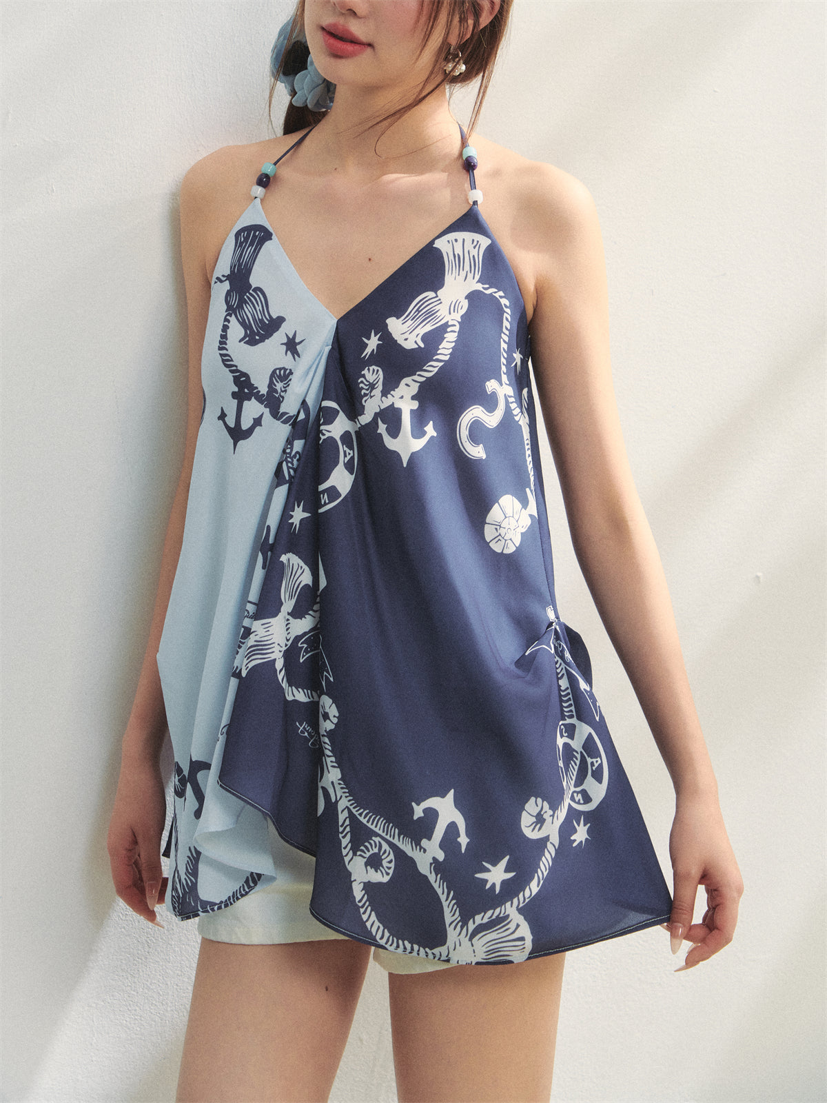 AsGony ASG25241 V-neck contrasting bead camisole