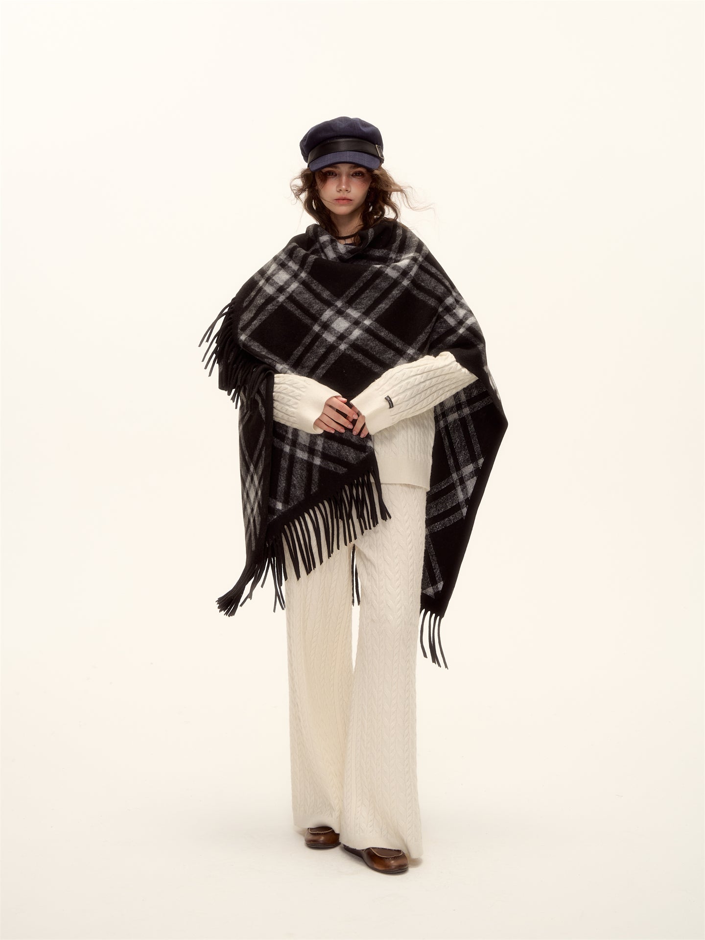 AsGony ASG25516 Vintage plaid fringe cape shawl
