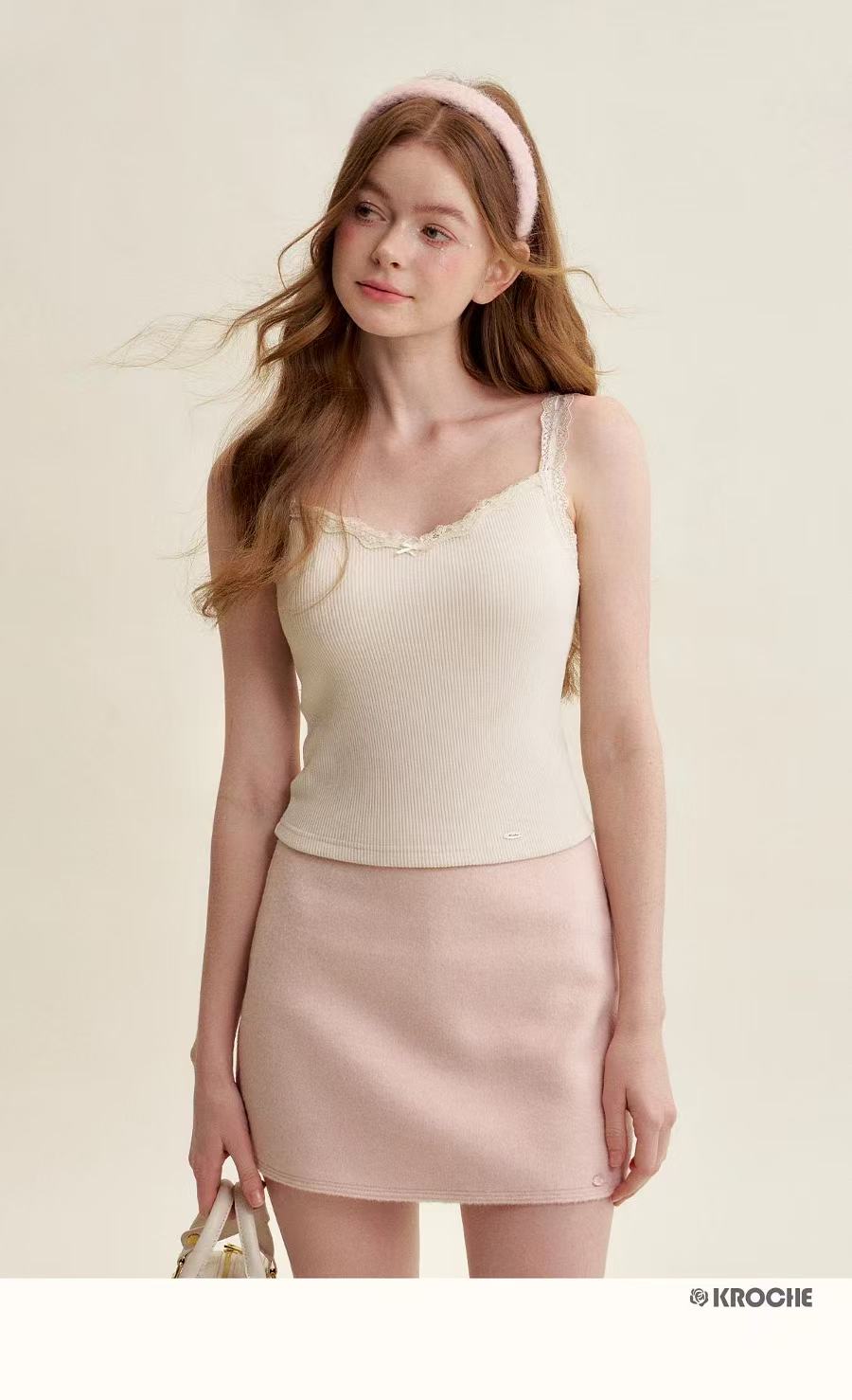 Kroche Bow lace suspender