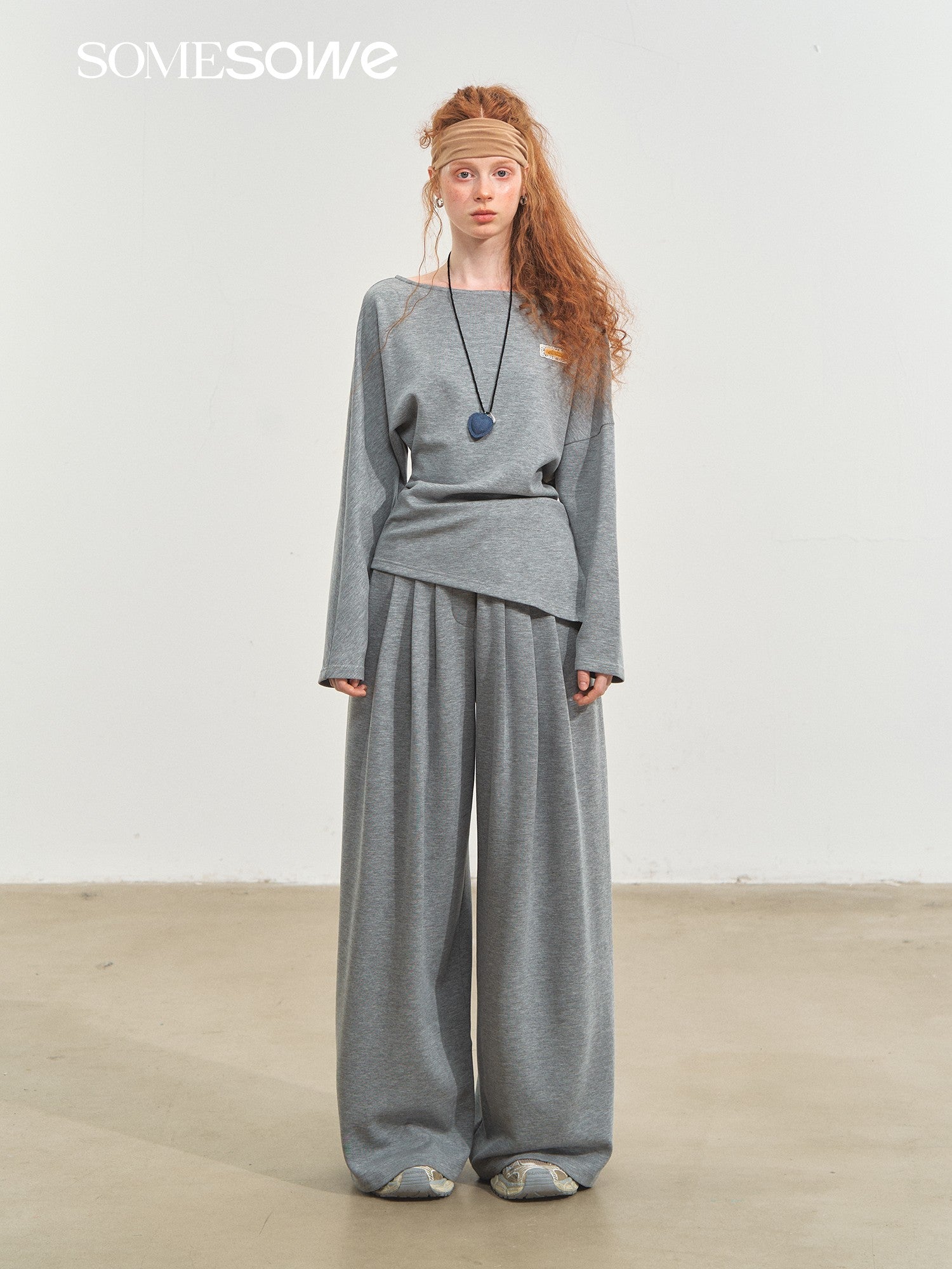 SOMESOWE S2508212&S2508213 Off shoulder irregular top + pants set