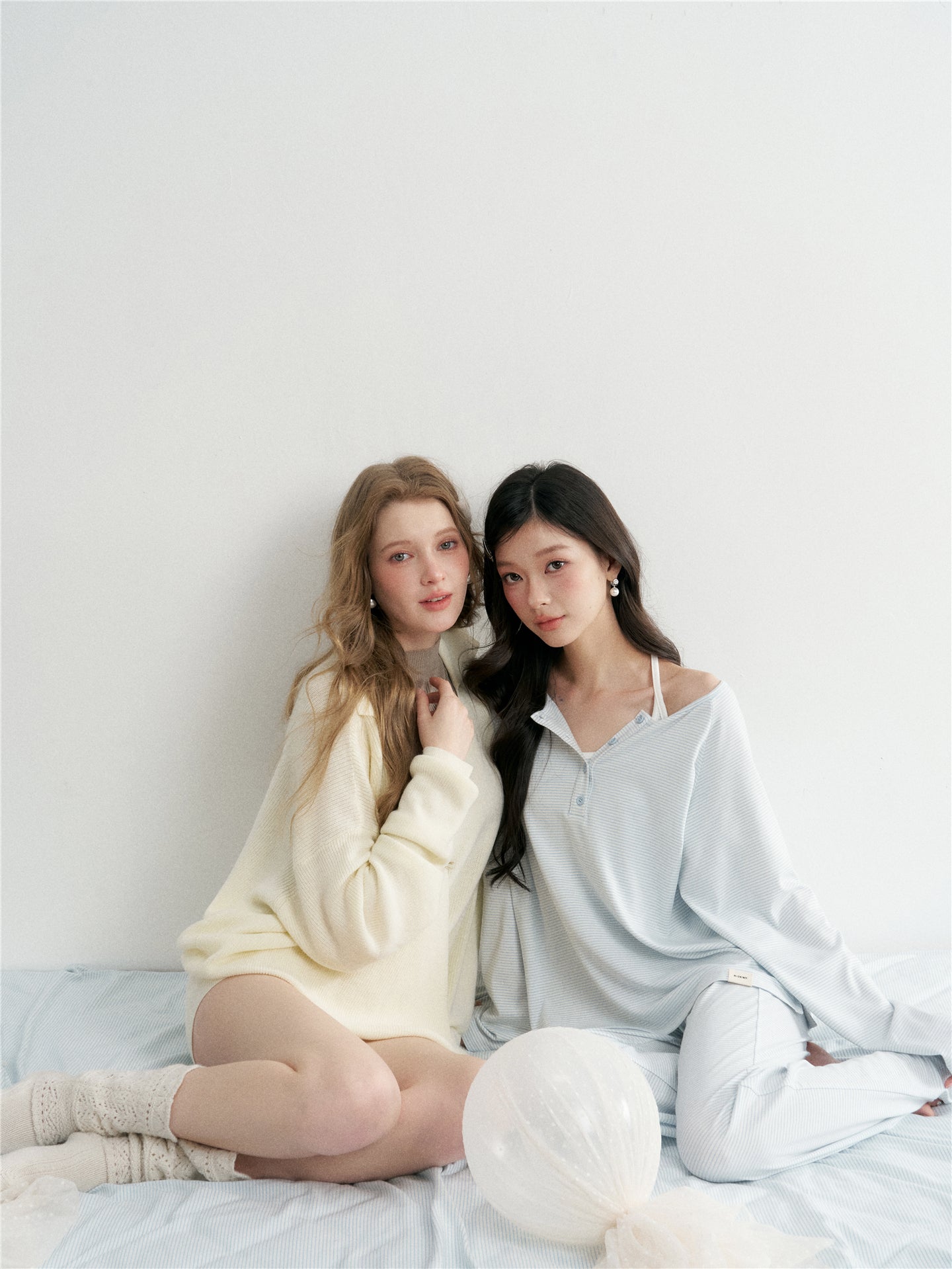 16DEWS 16D26033&16D26034&16D26035 Lazy style knitted vest + V-neck top + shorts