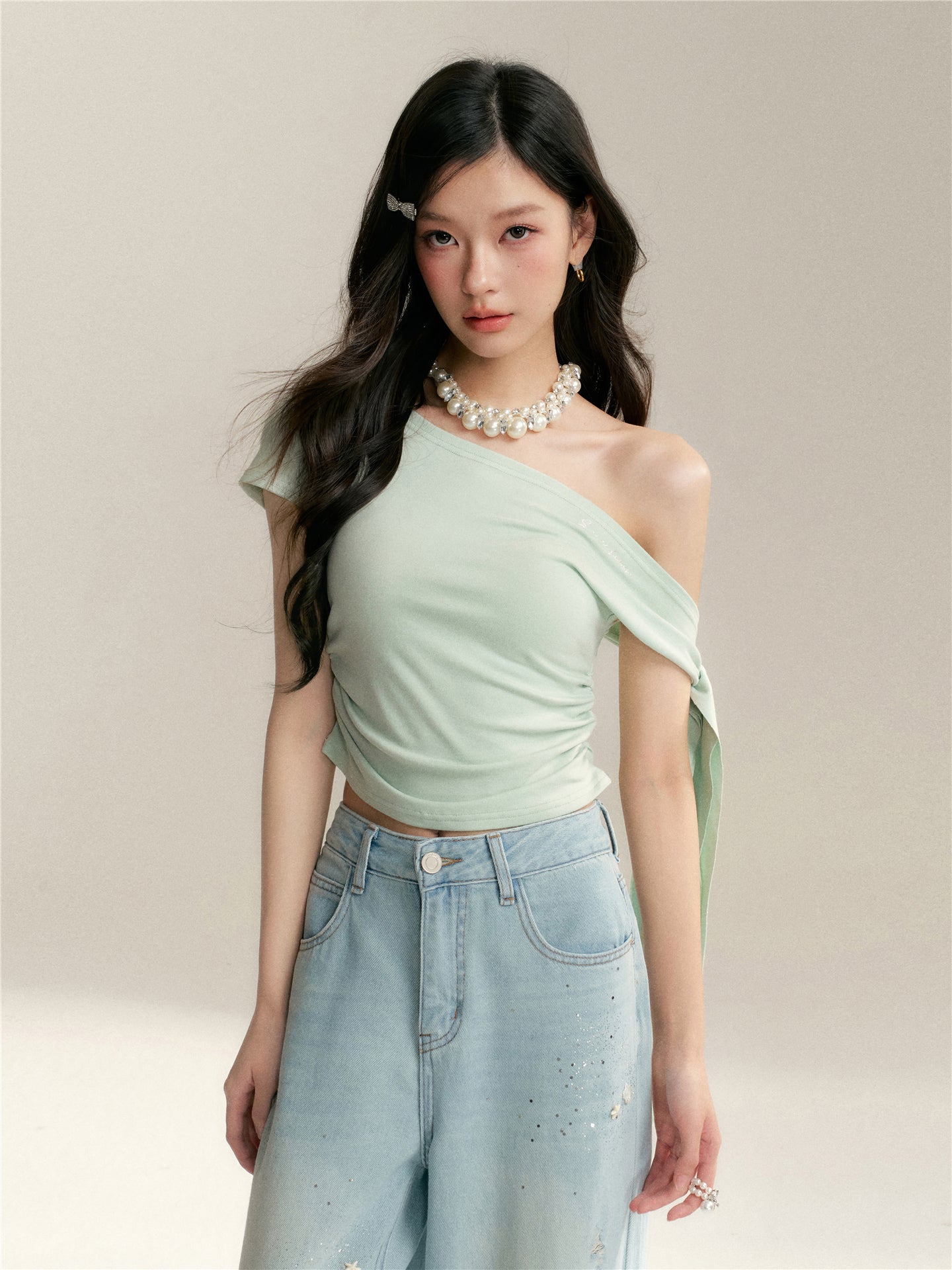 16DEWS 16D246060 Twisted ribbon slanted shoulder slim fit short sleeved T-shirt