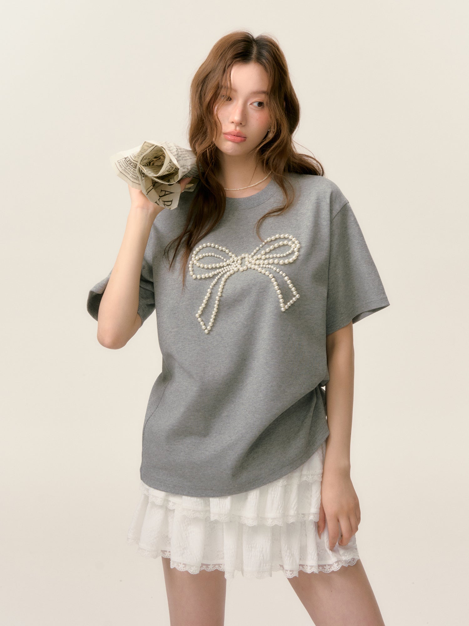 SOMESOWE S2508028 Beaded Bow Short-Sleeve T-Shirt (2color)