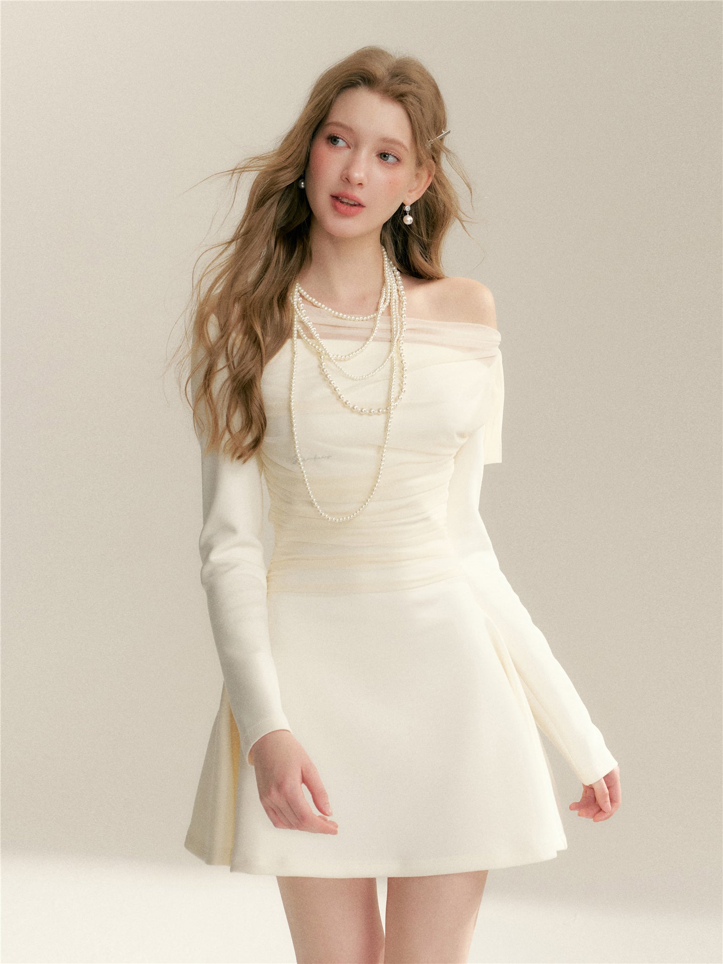 16DEWS 16D26021 Off shoulder bow slim fit long sleeved dress