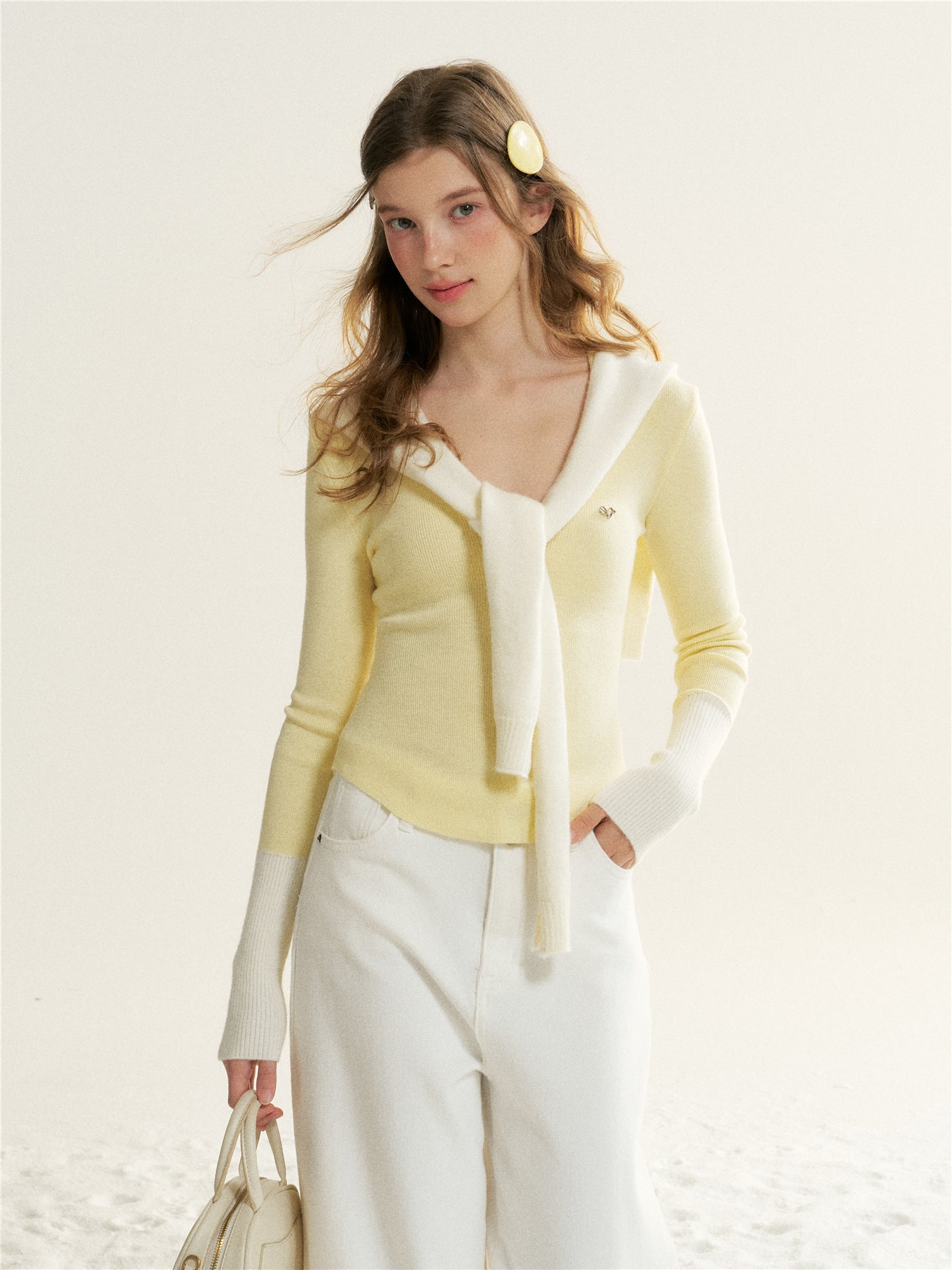 16DEWS 16D25520 Color blocking V-neck long sleeved slim knit sweater