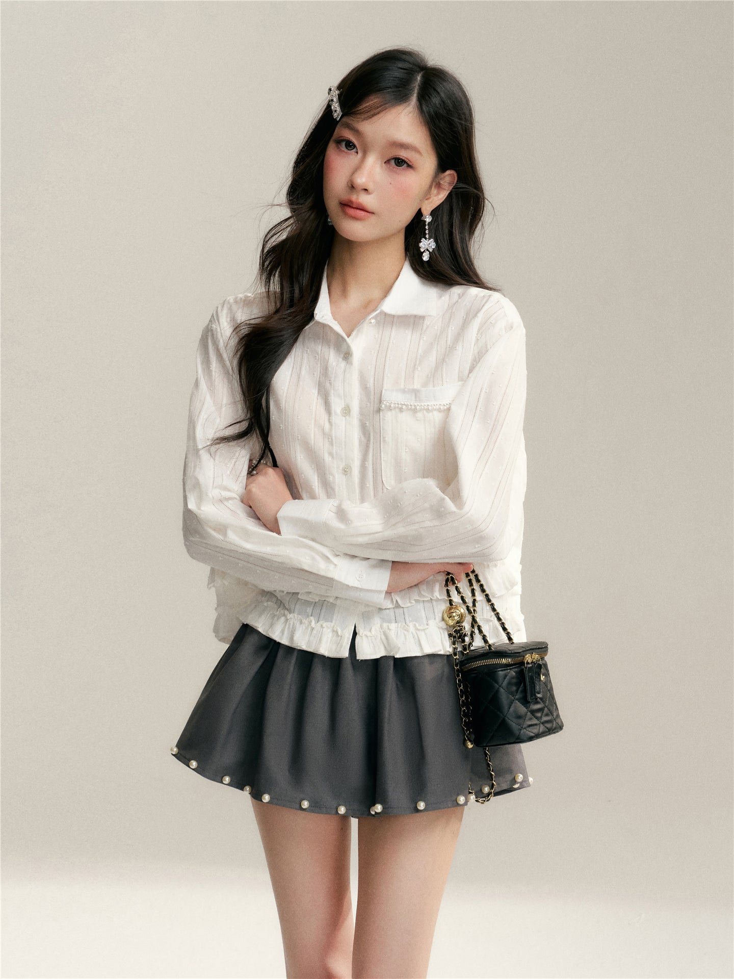 16DEWS 16D26044 Texture based black fungus lace patchwork shirt