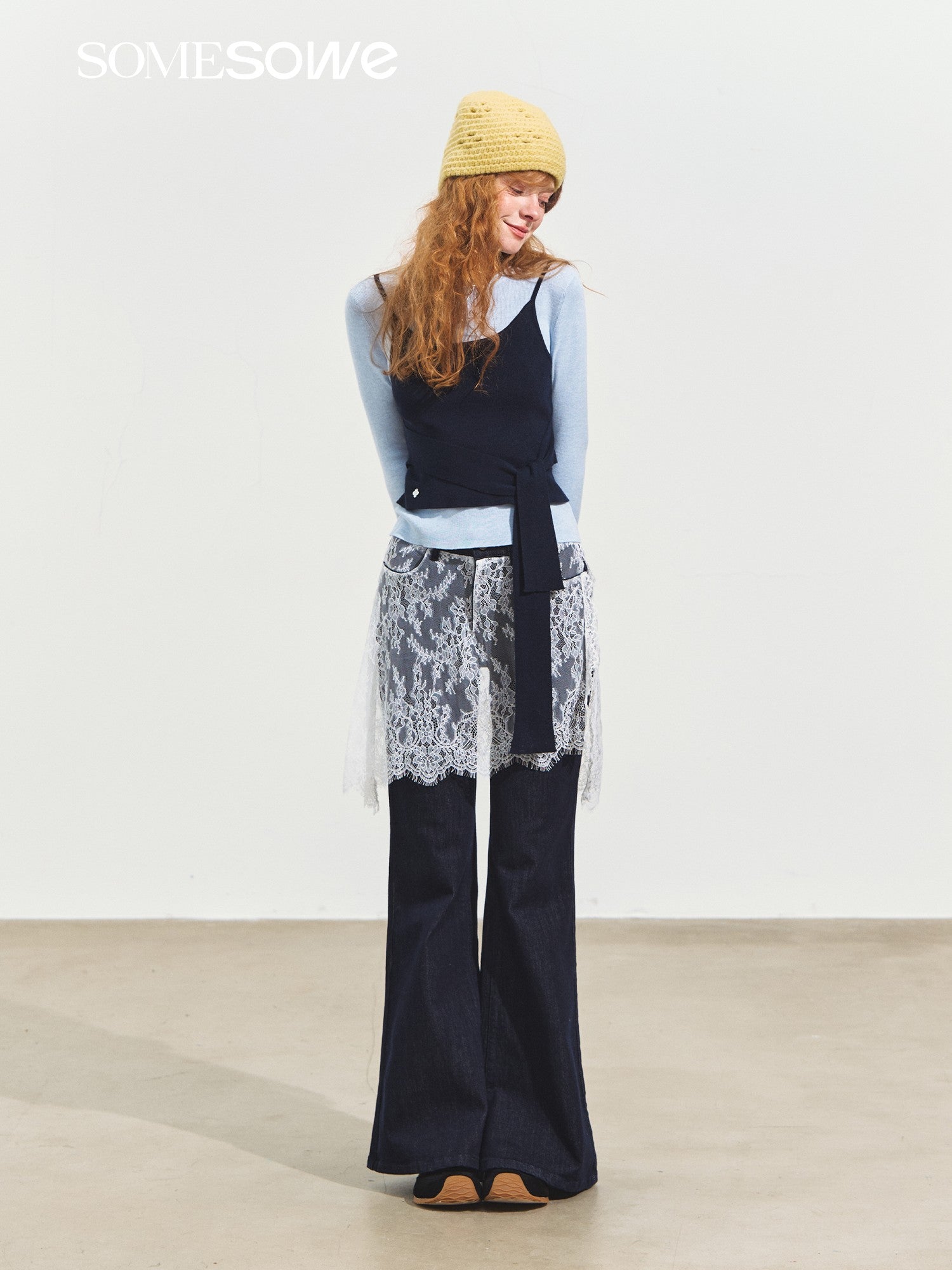 SOMESOWE S2508252 Fake two piece lace micro flared jeans
