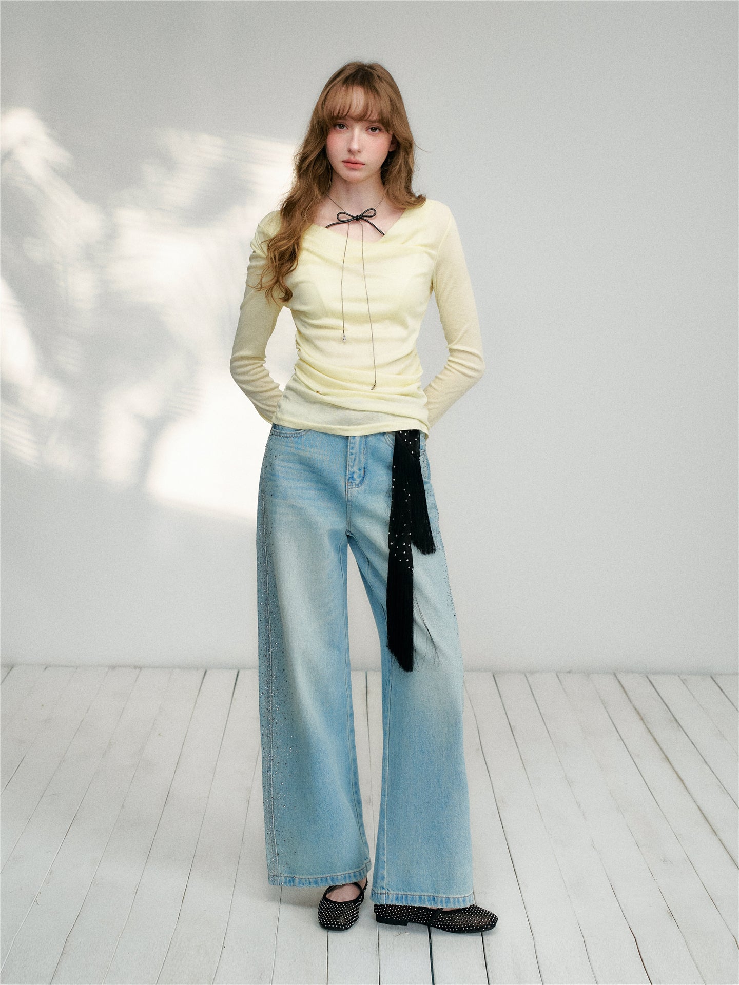 16DEWS 16D26082 Side rhinestone high waisted straight leg jeans