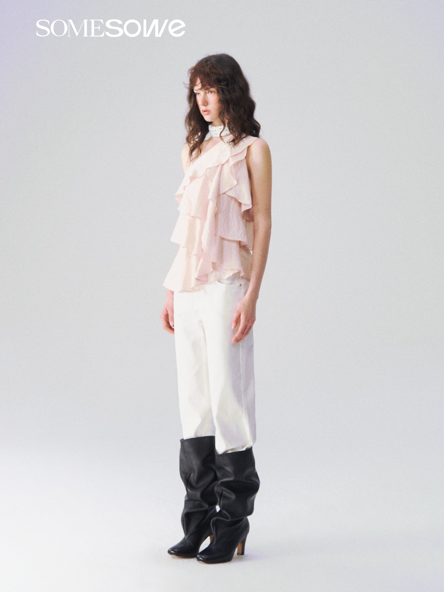 SOMESOWE S2609109 Multi layered ruffle edge sloping shoulder top