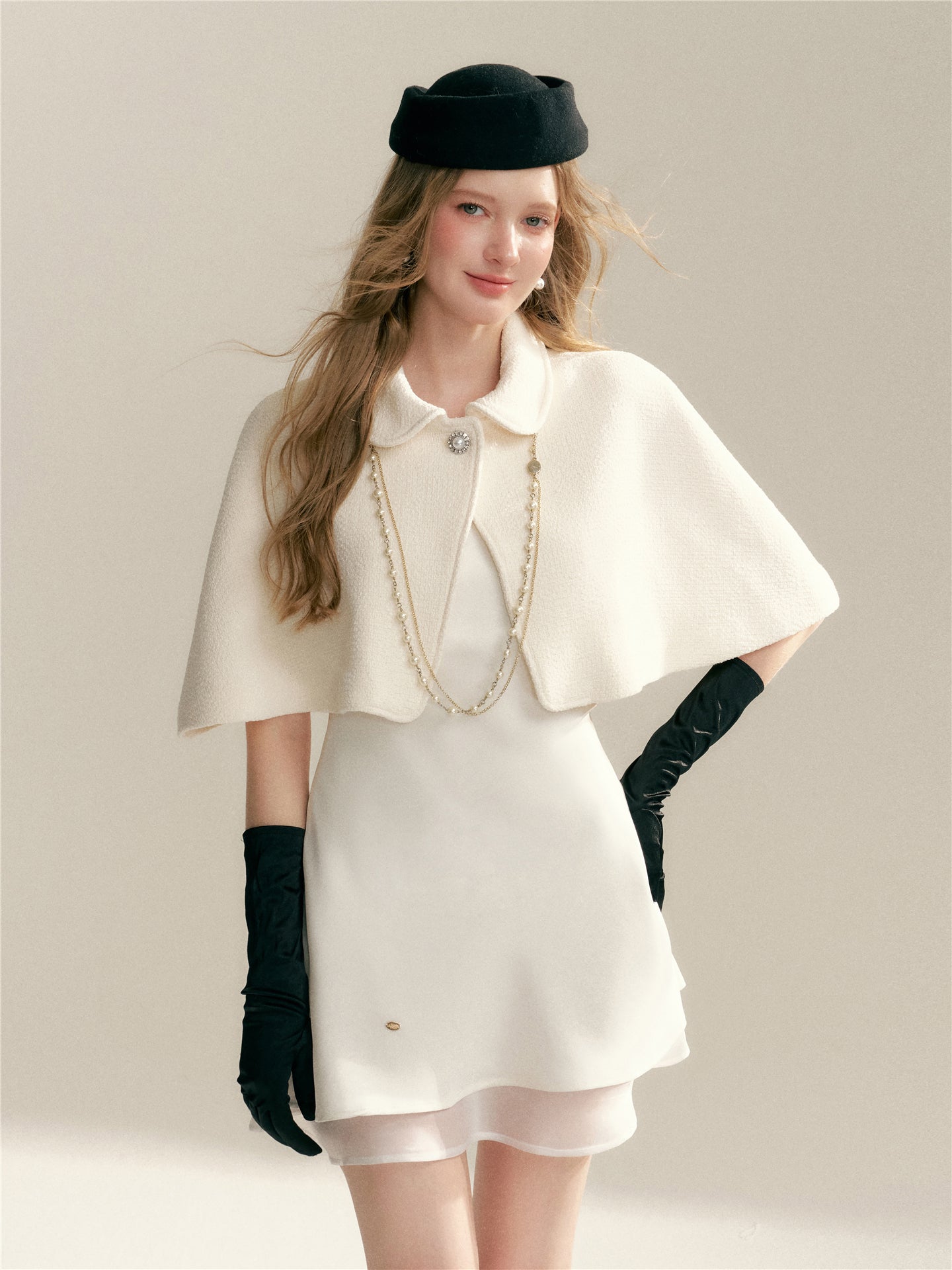 16DEWS 16D246055 Floral sleeveless cloak shawl