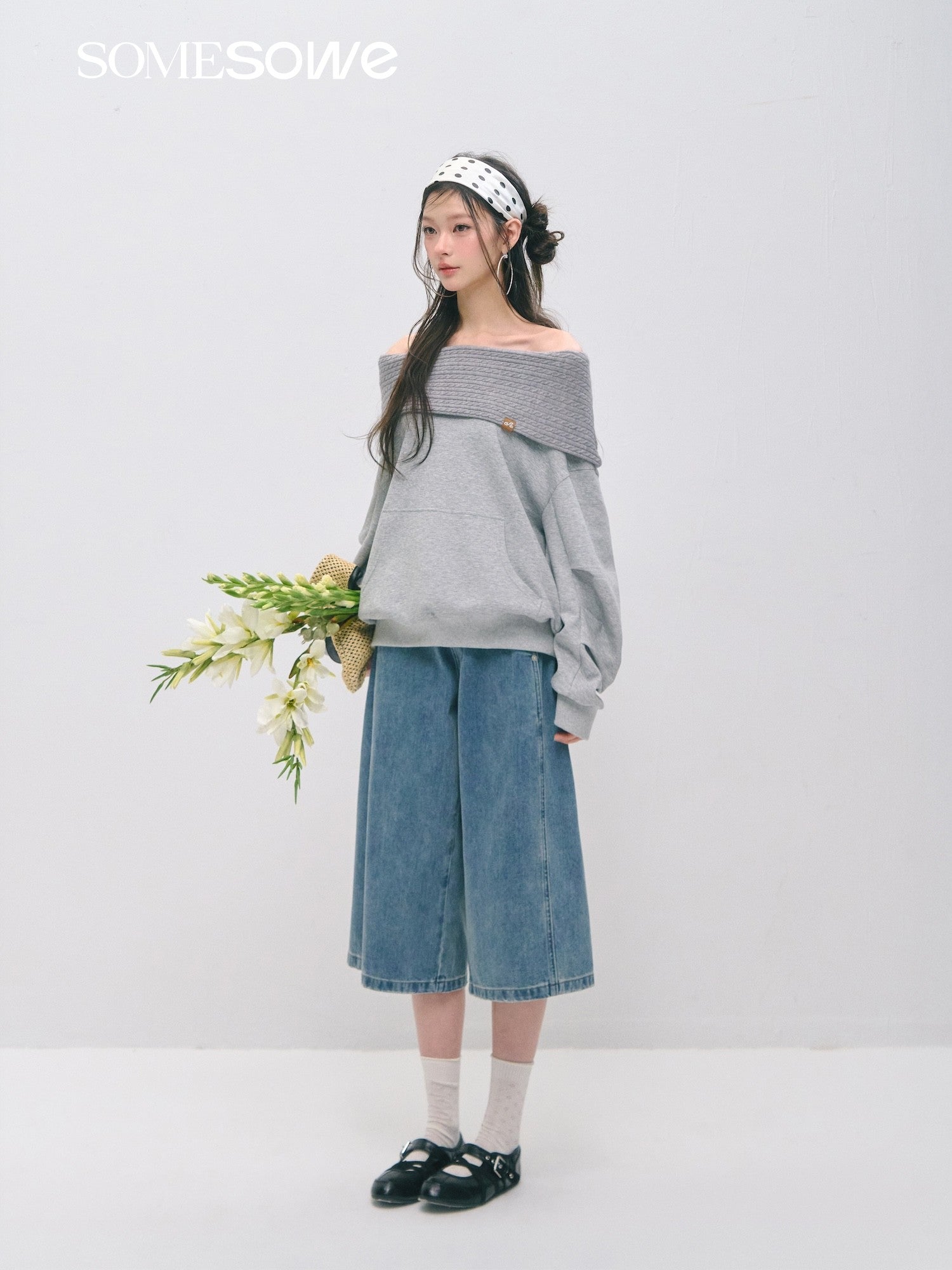 SOMESOWE S2509016 Off shoulder splicing loose fitting pullover hoodie