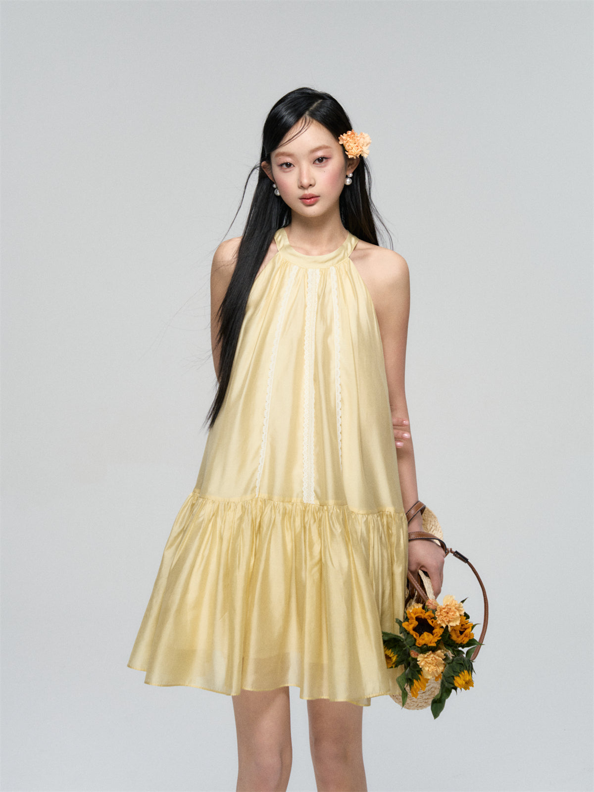 AsGony ASG25092 Hanging neck fluffy lace dress (2color)