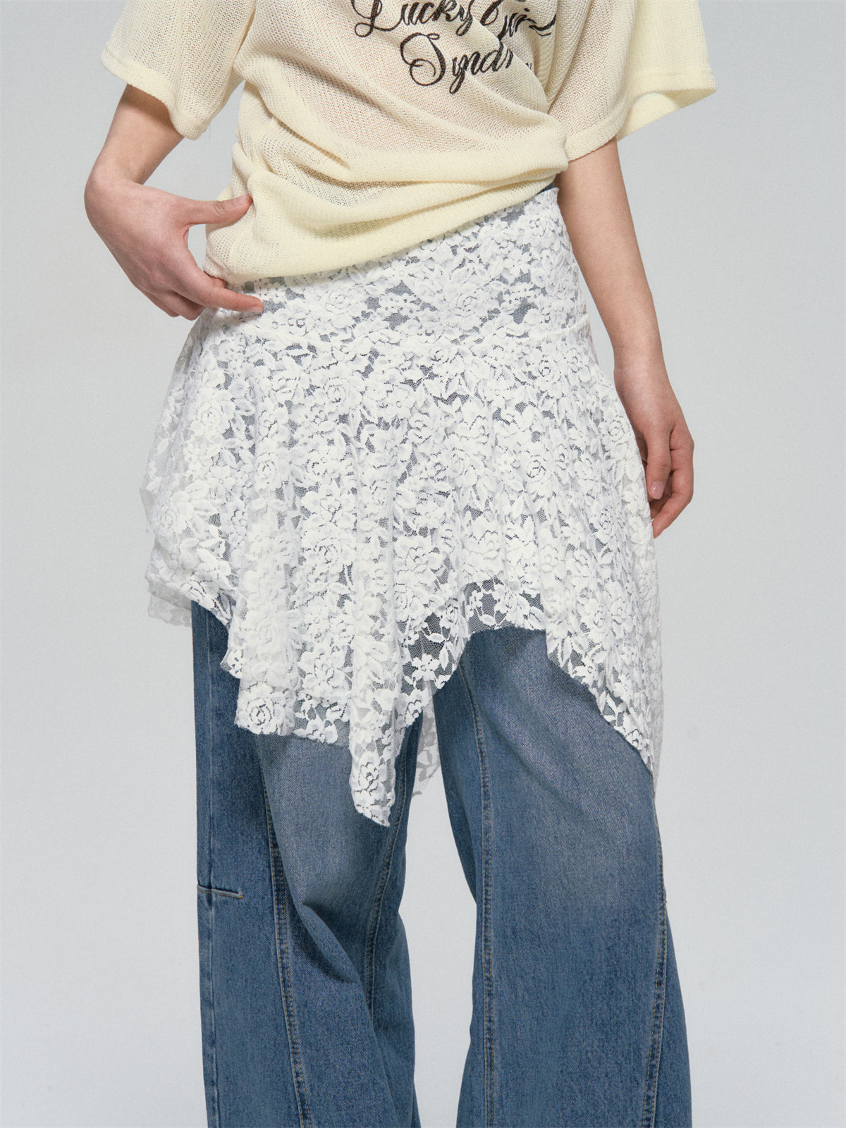 AsGony ASG25094 White irregular lace skirt