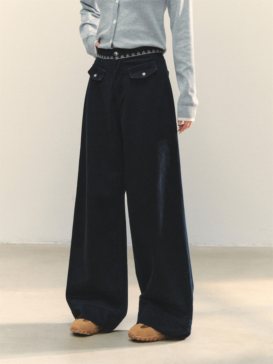 AsGony ASG25323 Cross stitch collision flower straight leg jeans