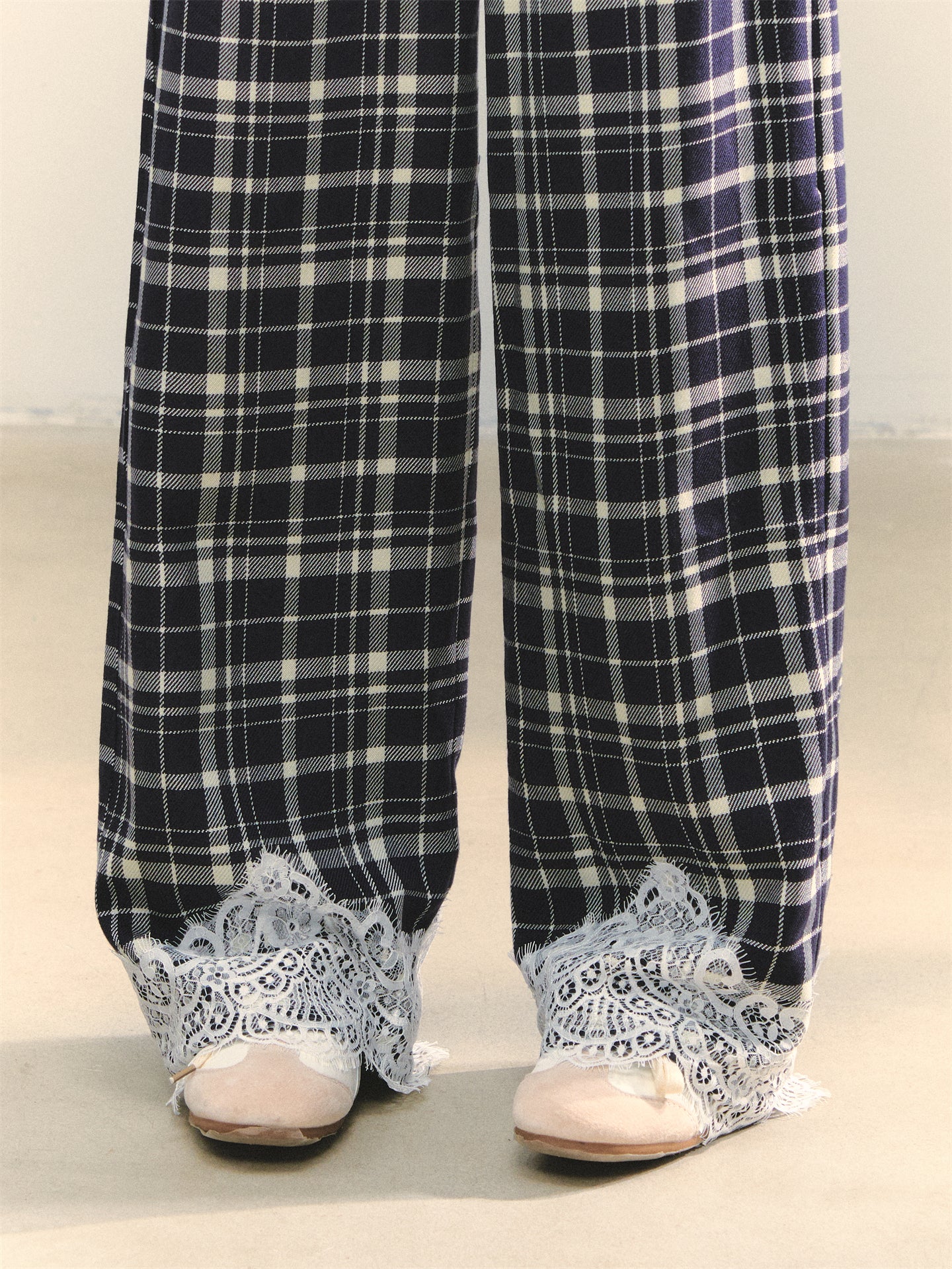 AsGony ASG25283 Plaid patchwork lace casual pants (2color)