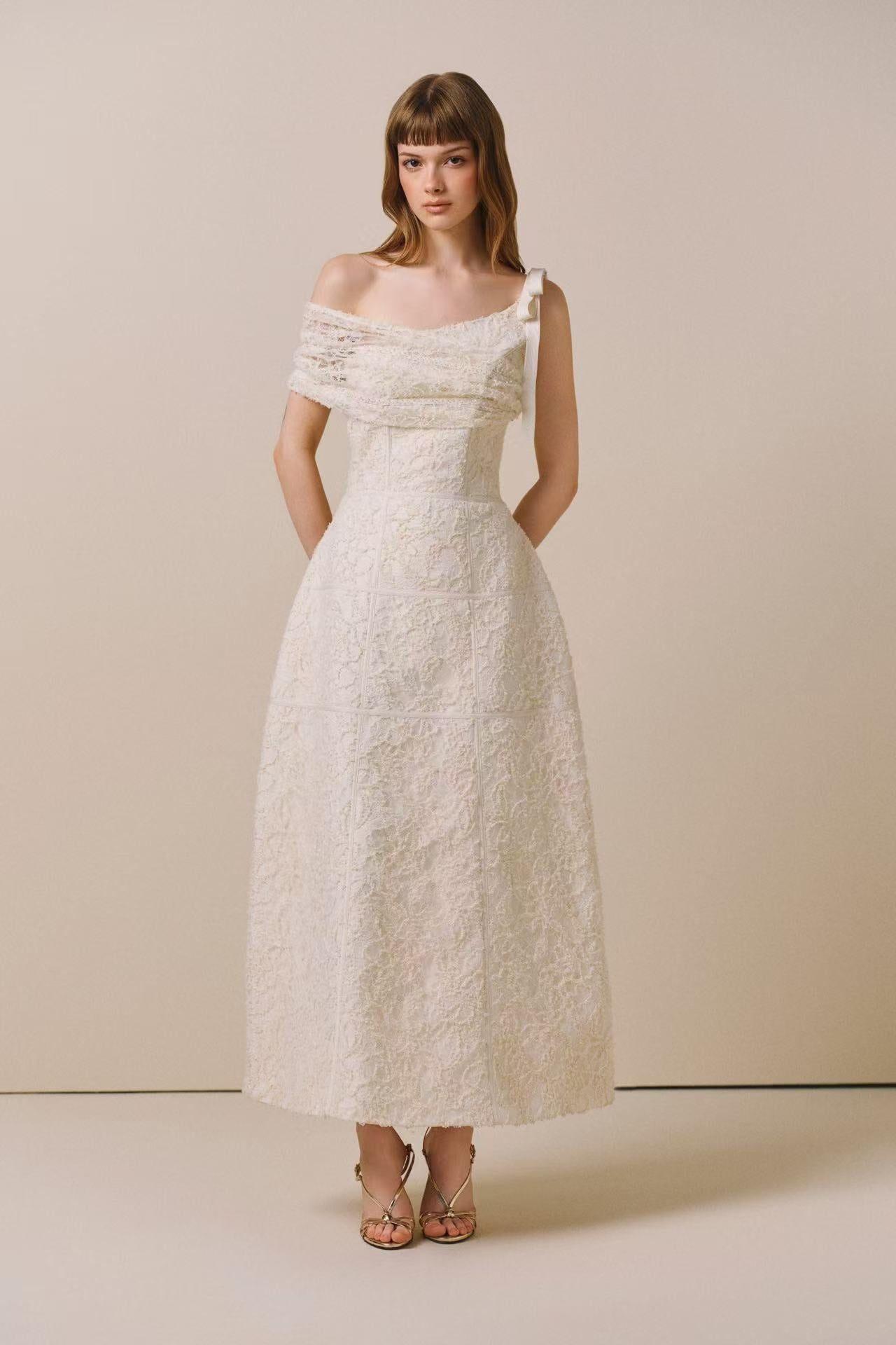 CICI SILA One-shoulder Midi Dress