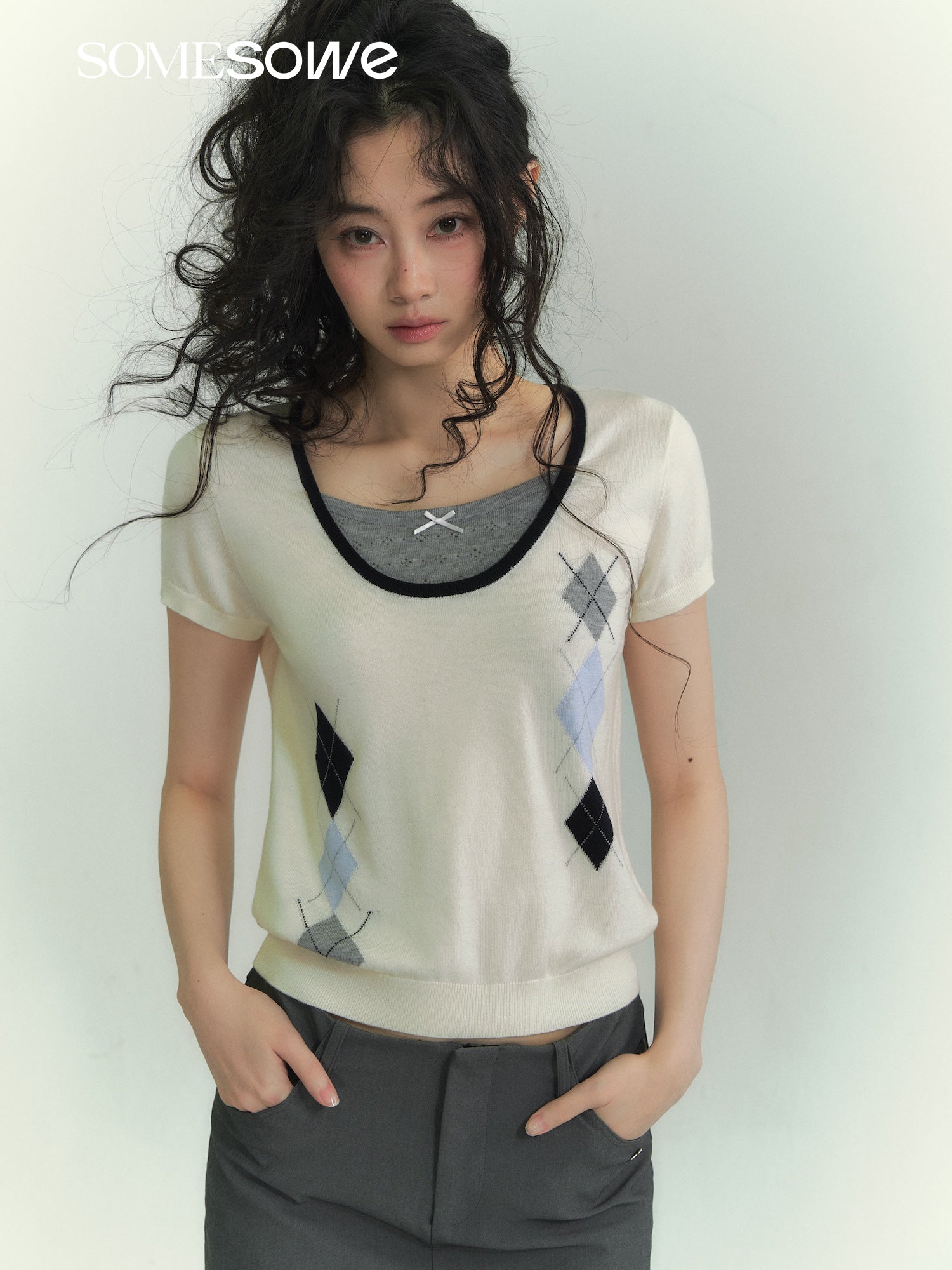 SOMESOWE S2609077 Lingge color matching fake two piece top