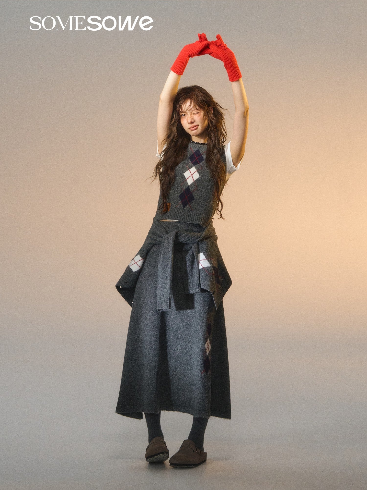 SOMESOWE S2508266&S2508267&S2508268 Floral velvet diamond grid round neck vest + cardigan + skirt set