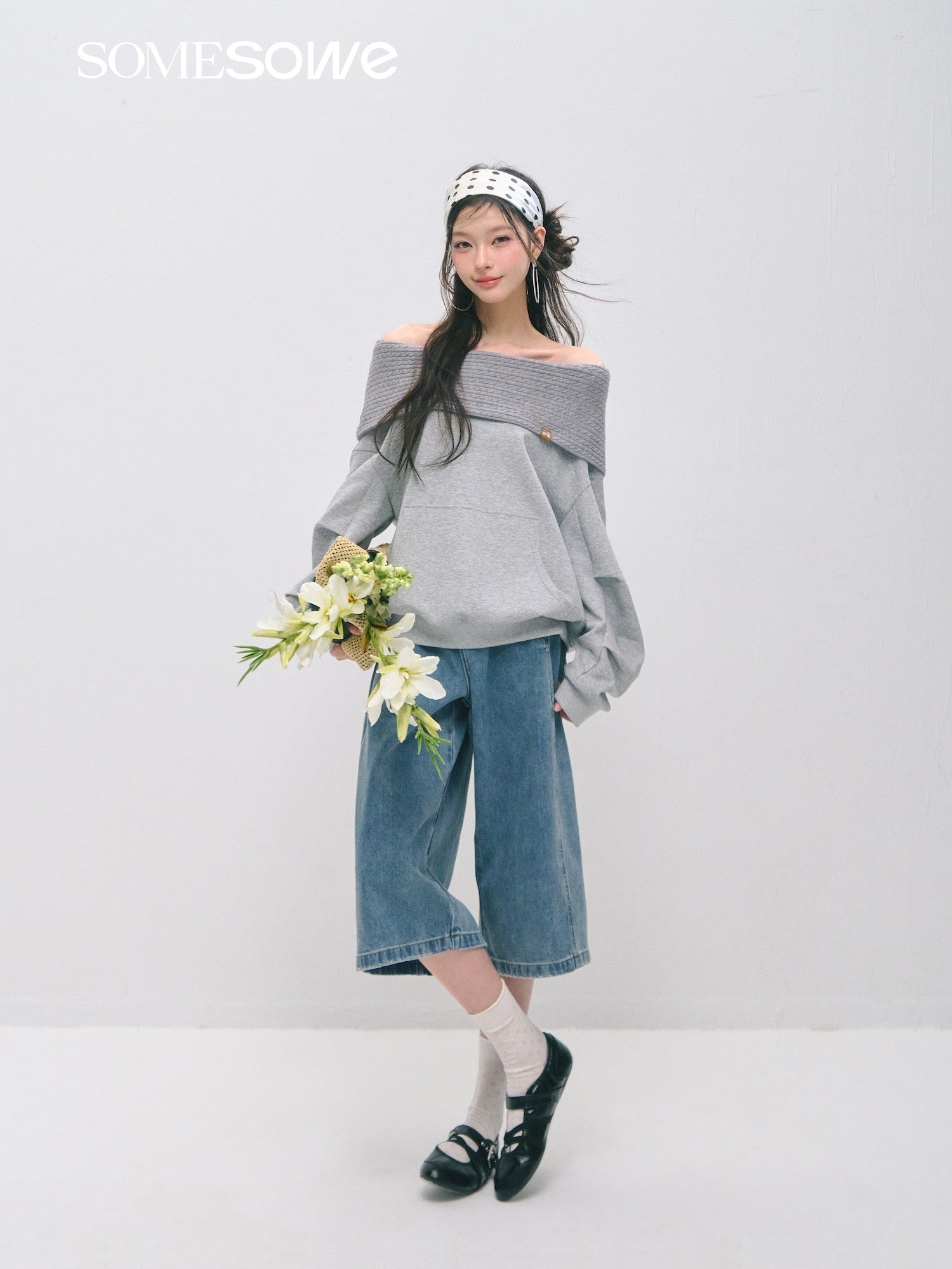 SOMESOWE S2509016 Off shoulder splicing loose fitting pullover hoodie