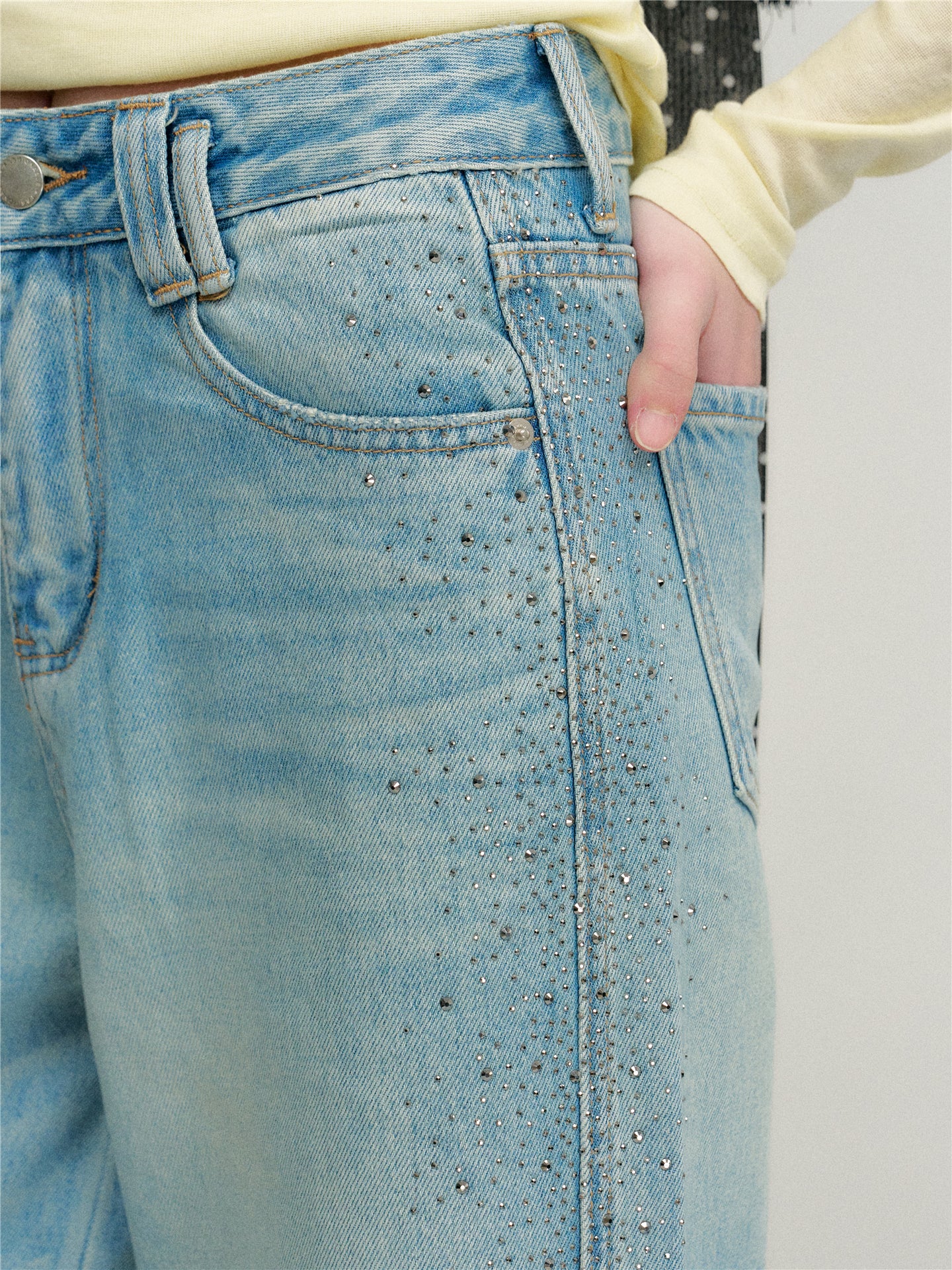 16DEWS 16D26082 Side rhinestone high waisted straight leg jeans