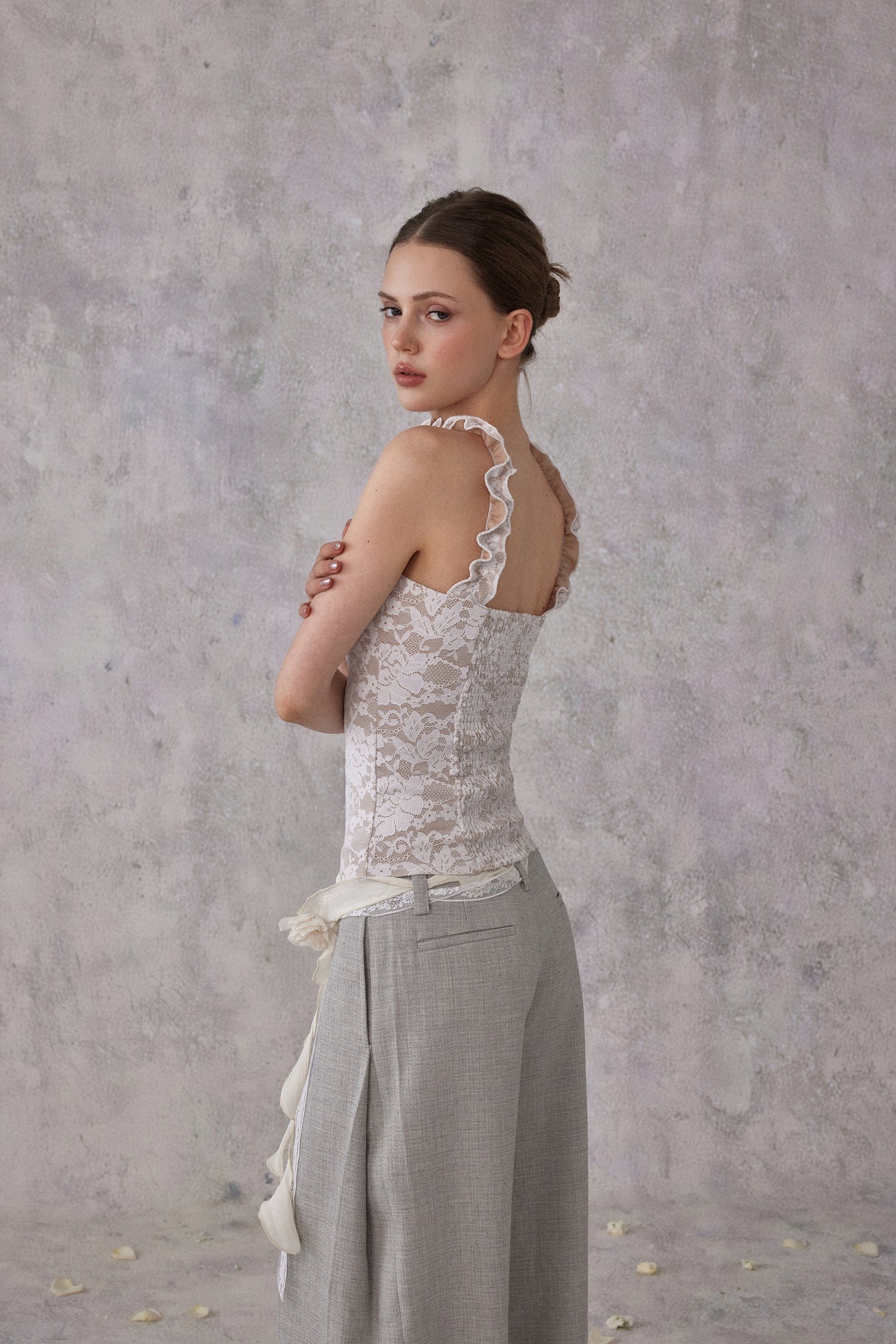 NOMEANSNO N189 Lace ruffle edge strapless top