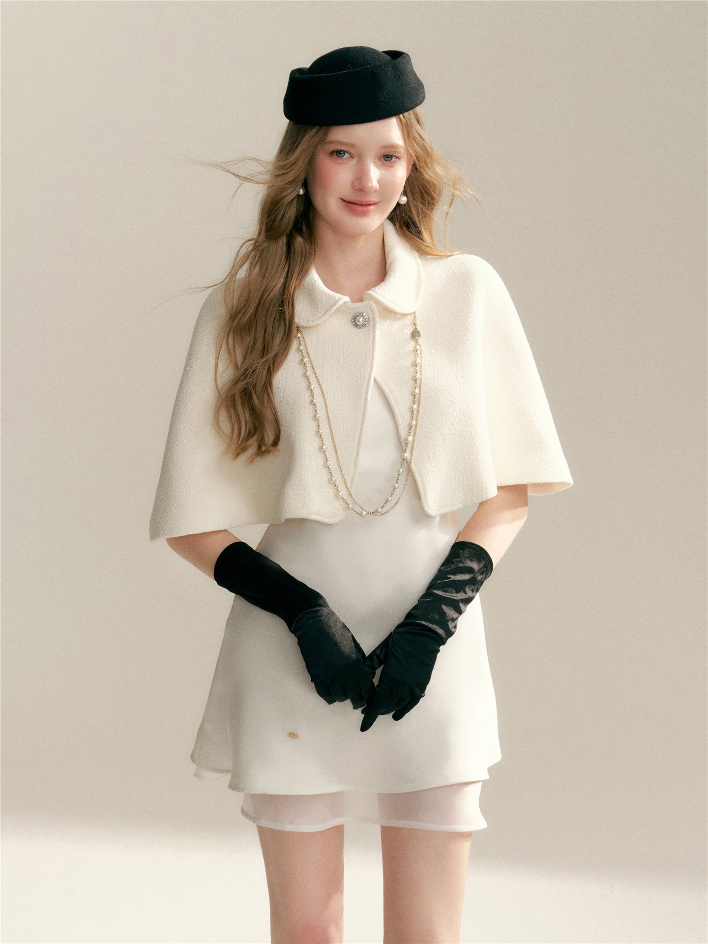 16DEWS 16D246055 Floral sleeveless cloak shawl