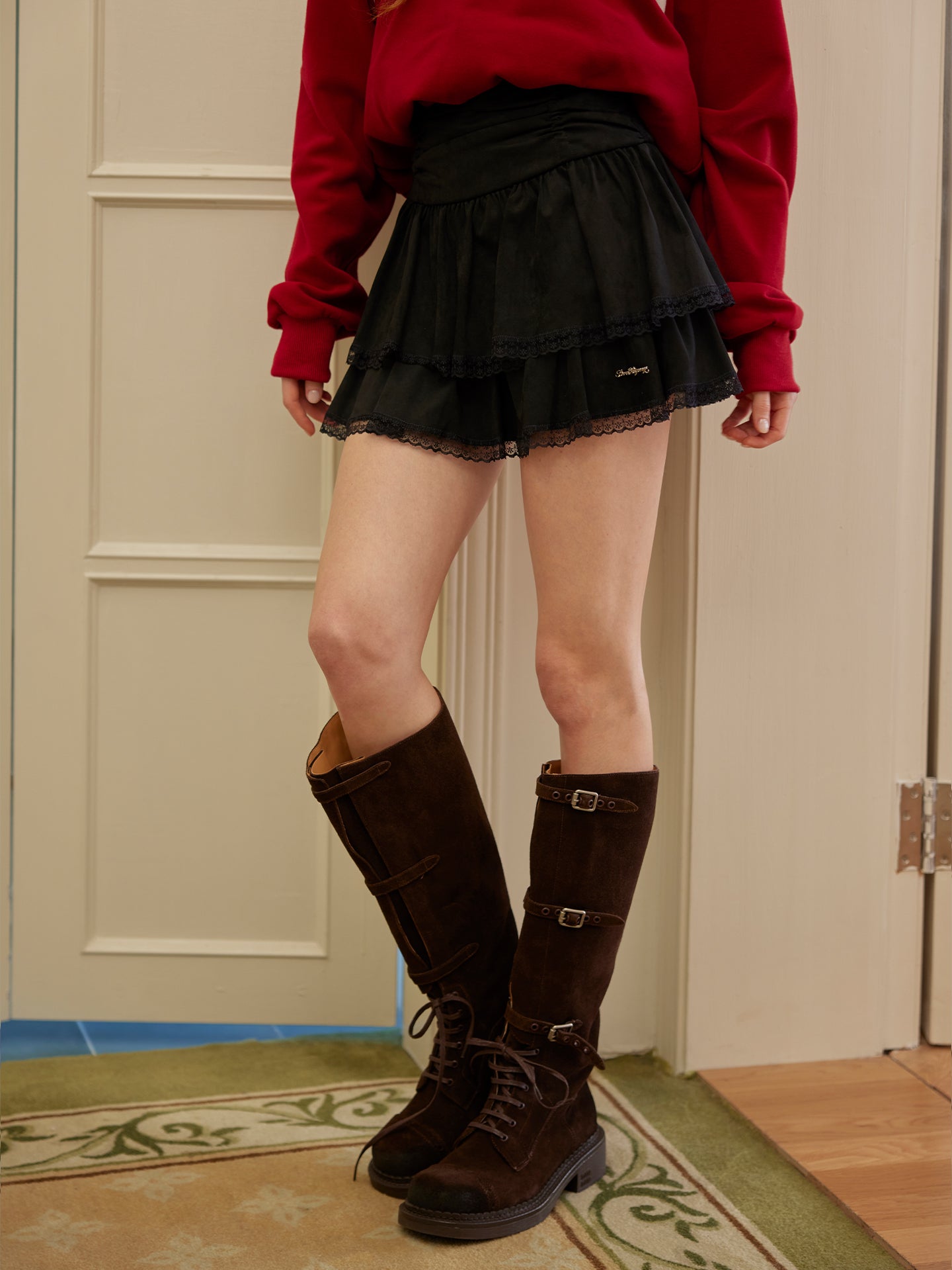 AsGony ASG25440 Suede pleated lace puffy skirt