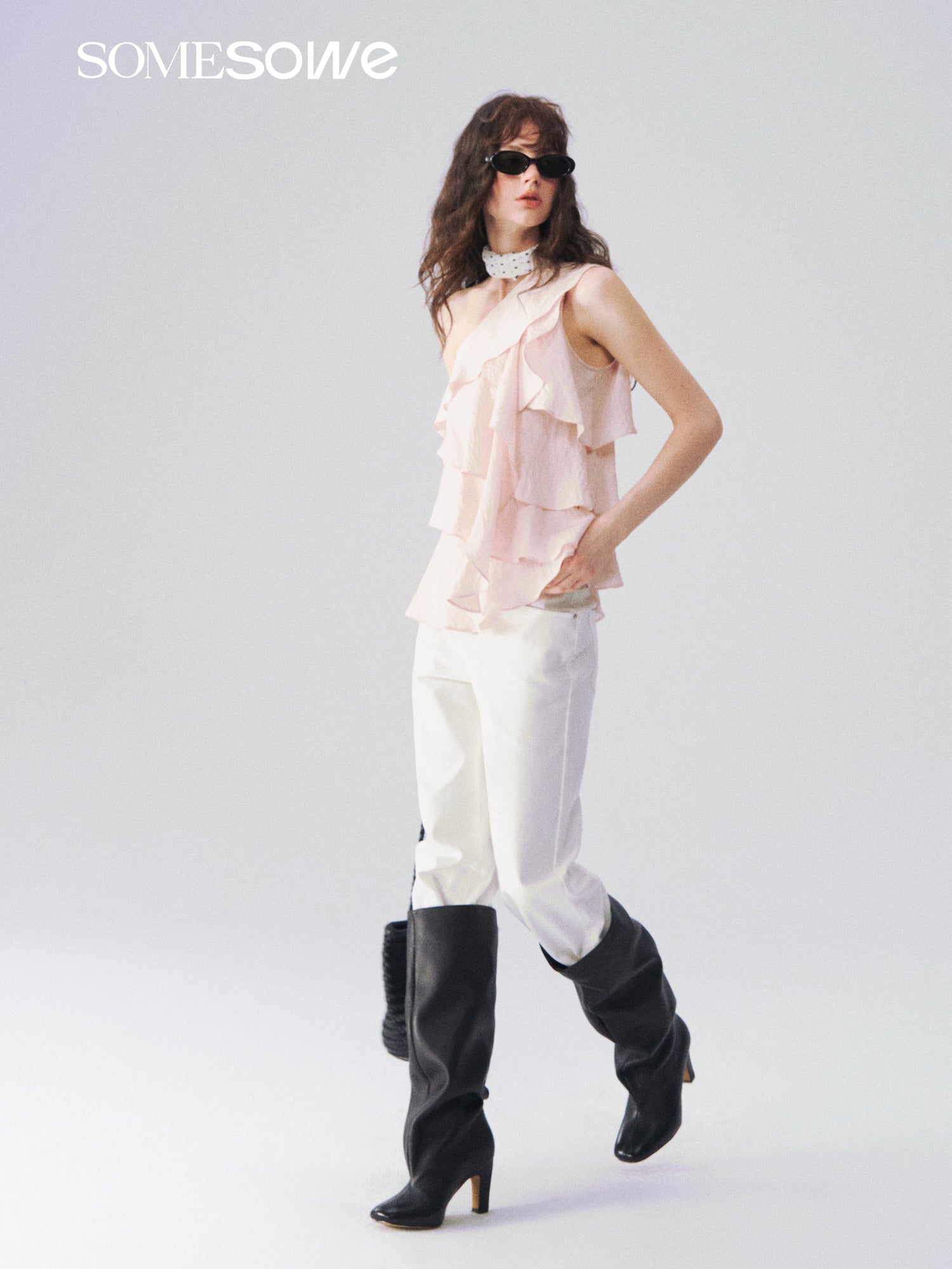 SOMESOWE S2609109 Multi layered ruffle edge sloping shoulder top