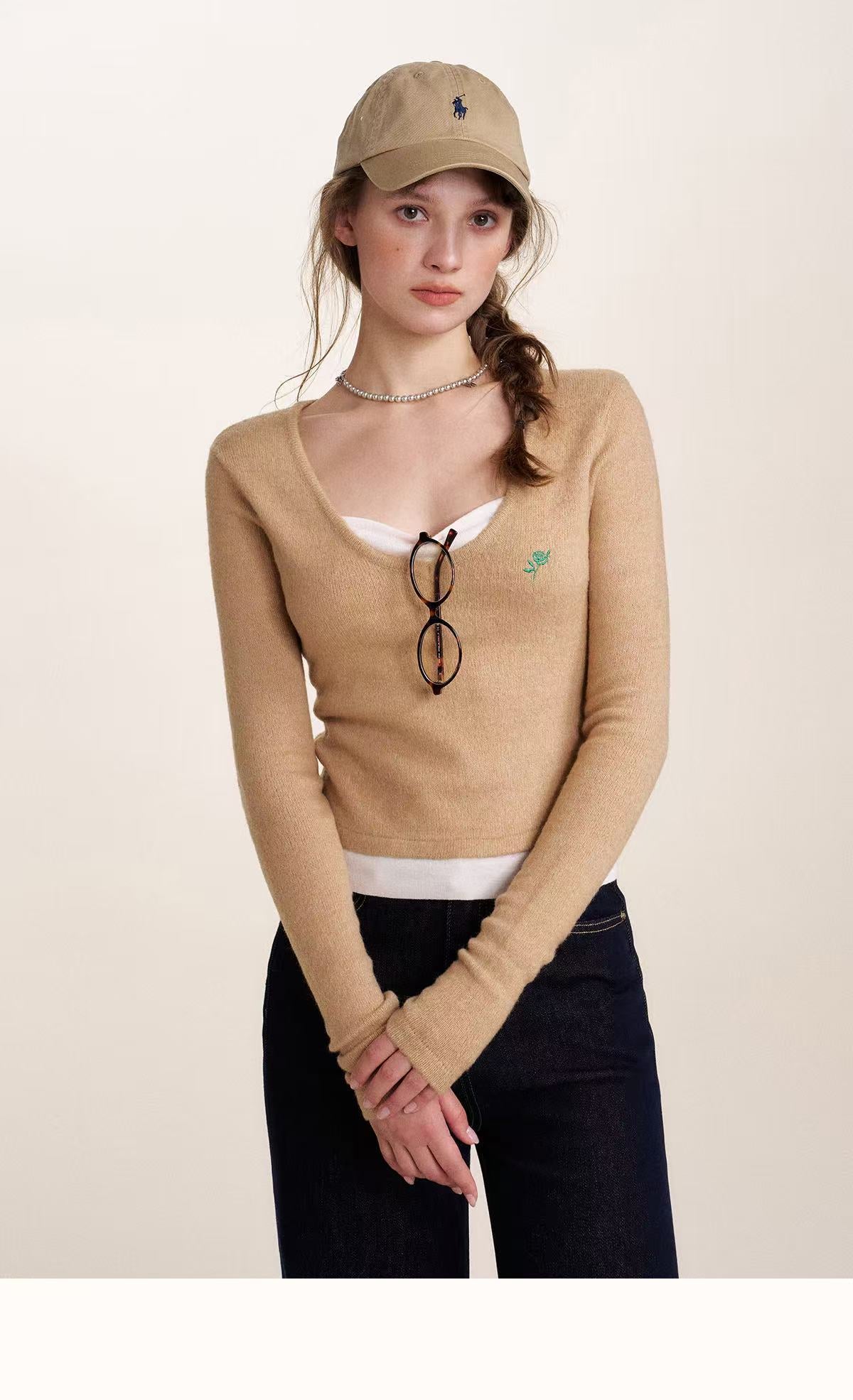 Kroche Rose embroidered knitted top (2color)