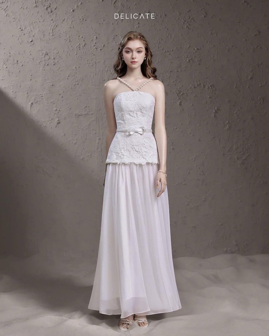 Delicate Pearl halter-neck dress