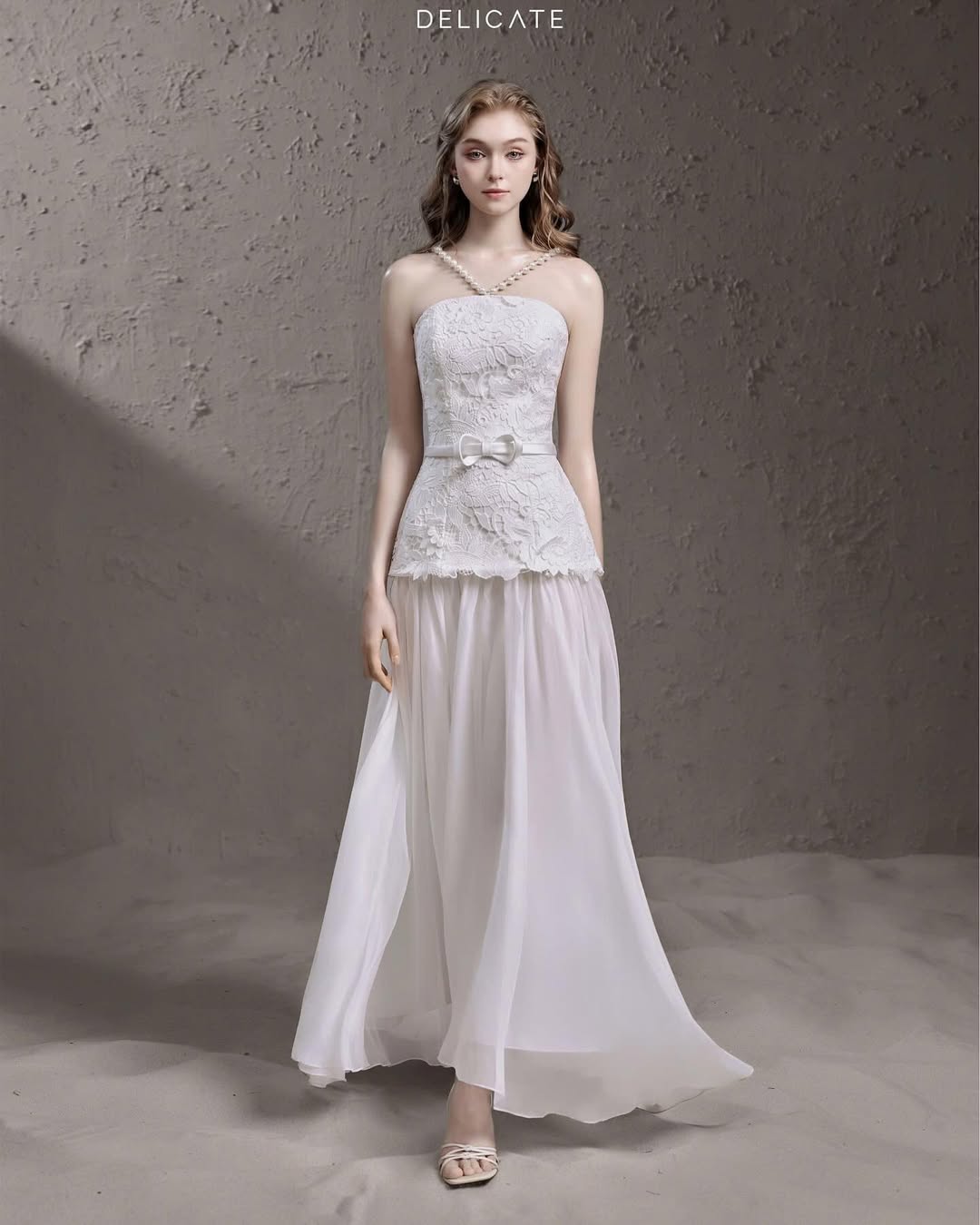 Delicate Pearl halter-neck dress