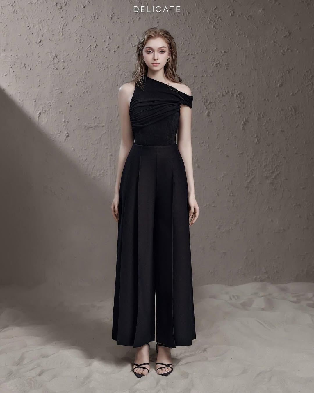 Delicate One-shoulder top + pants set (seperate)