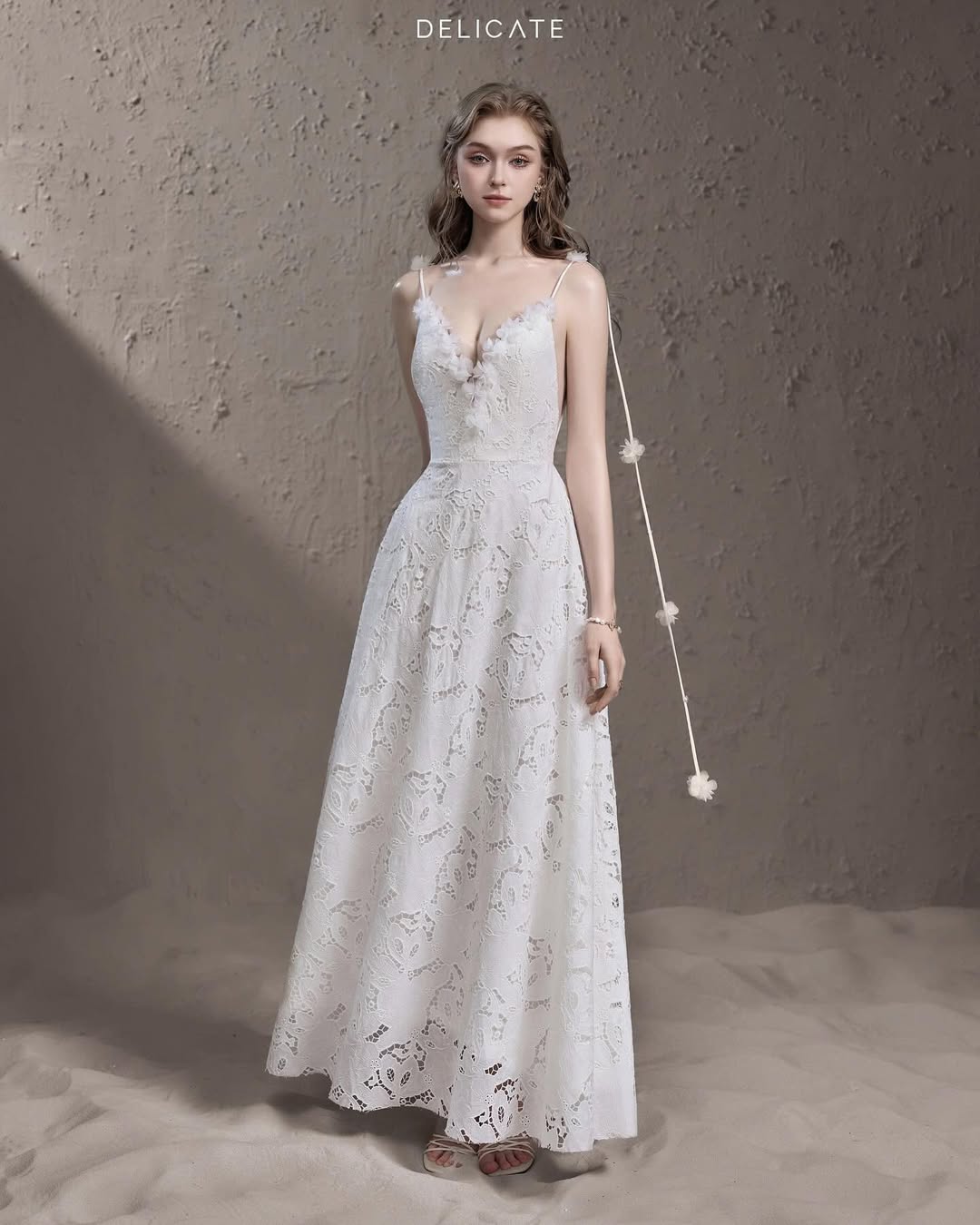 Delicate V-neck lace dress