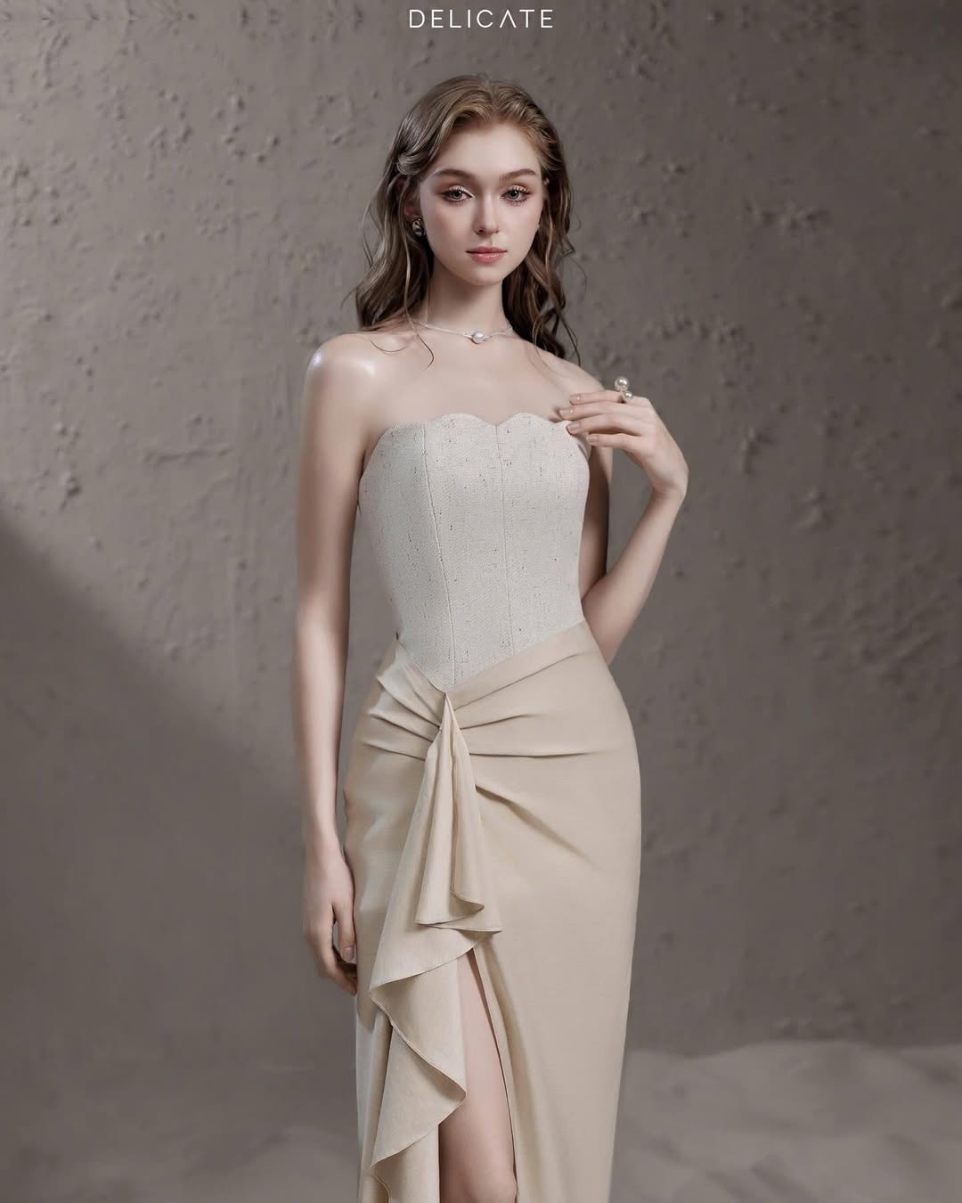 Delicate Slit strapless dress