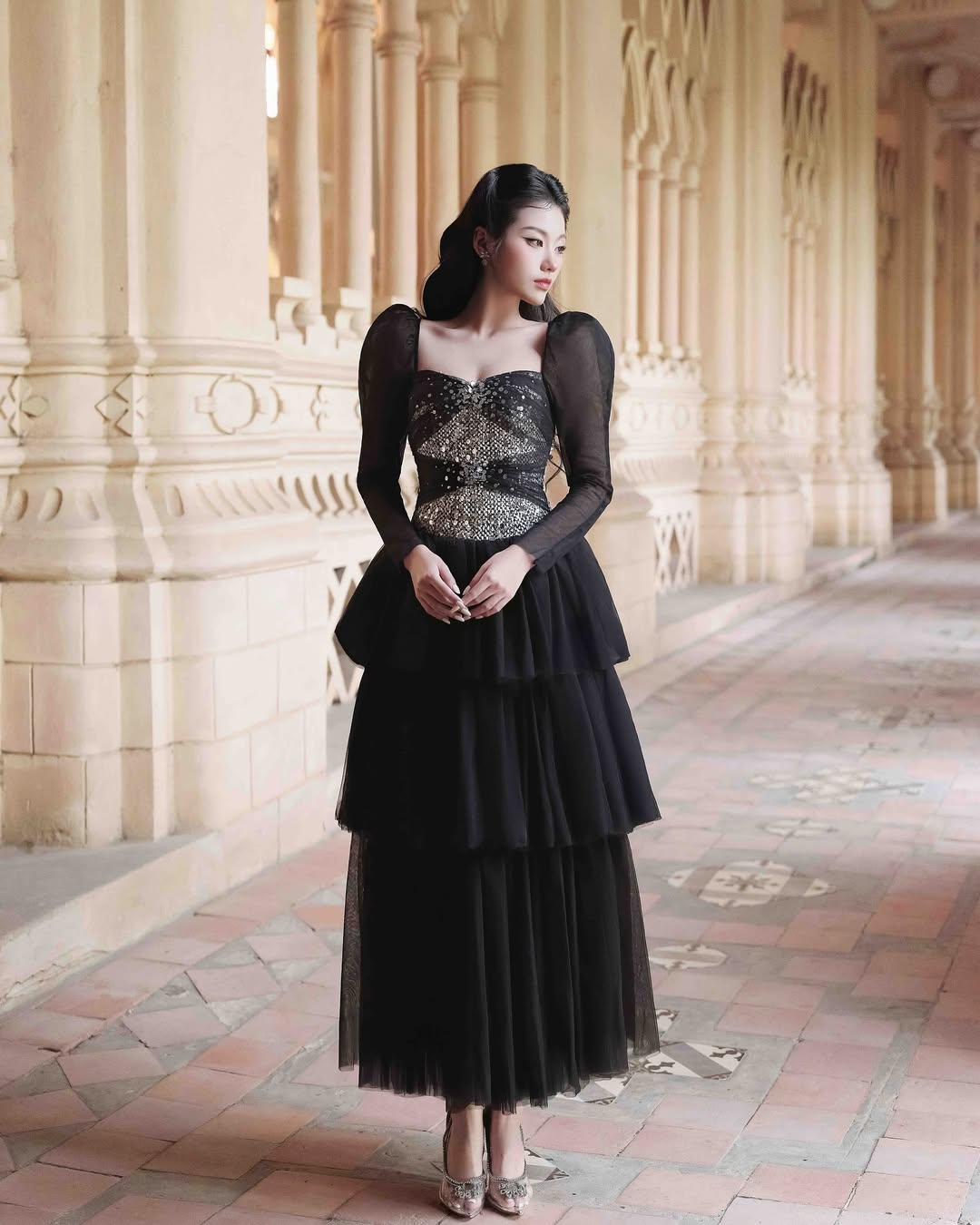 Lovelyn Shining rhinestone tiered dress
