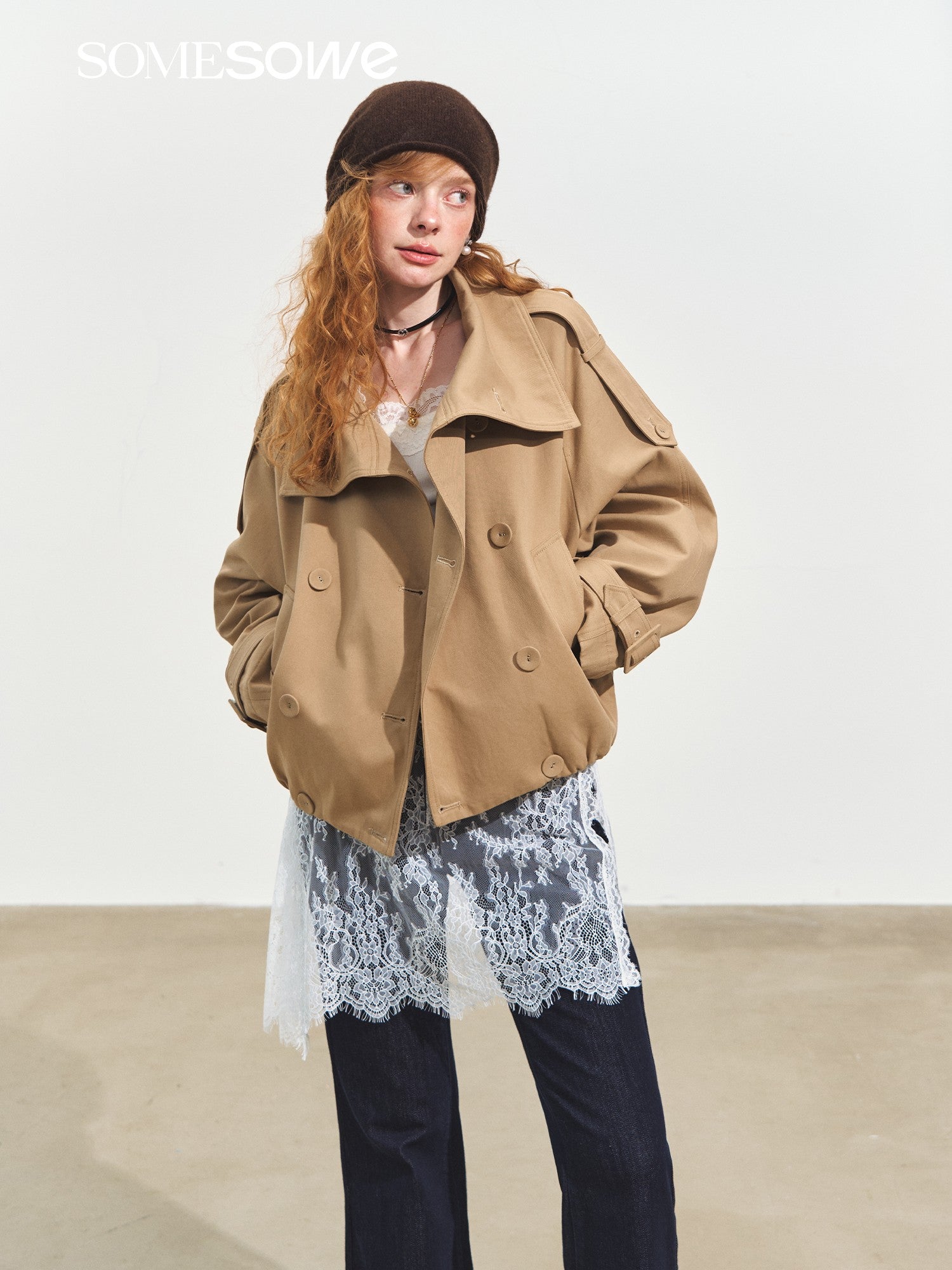 SOMESOWE S2508251 Slanted collar double breasted short windbreaker